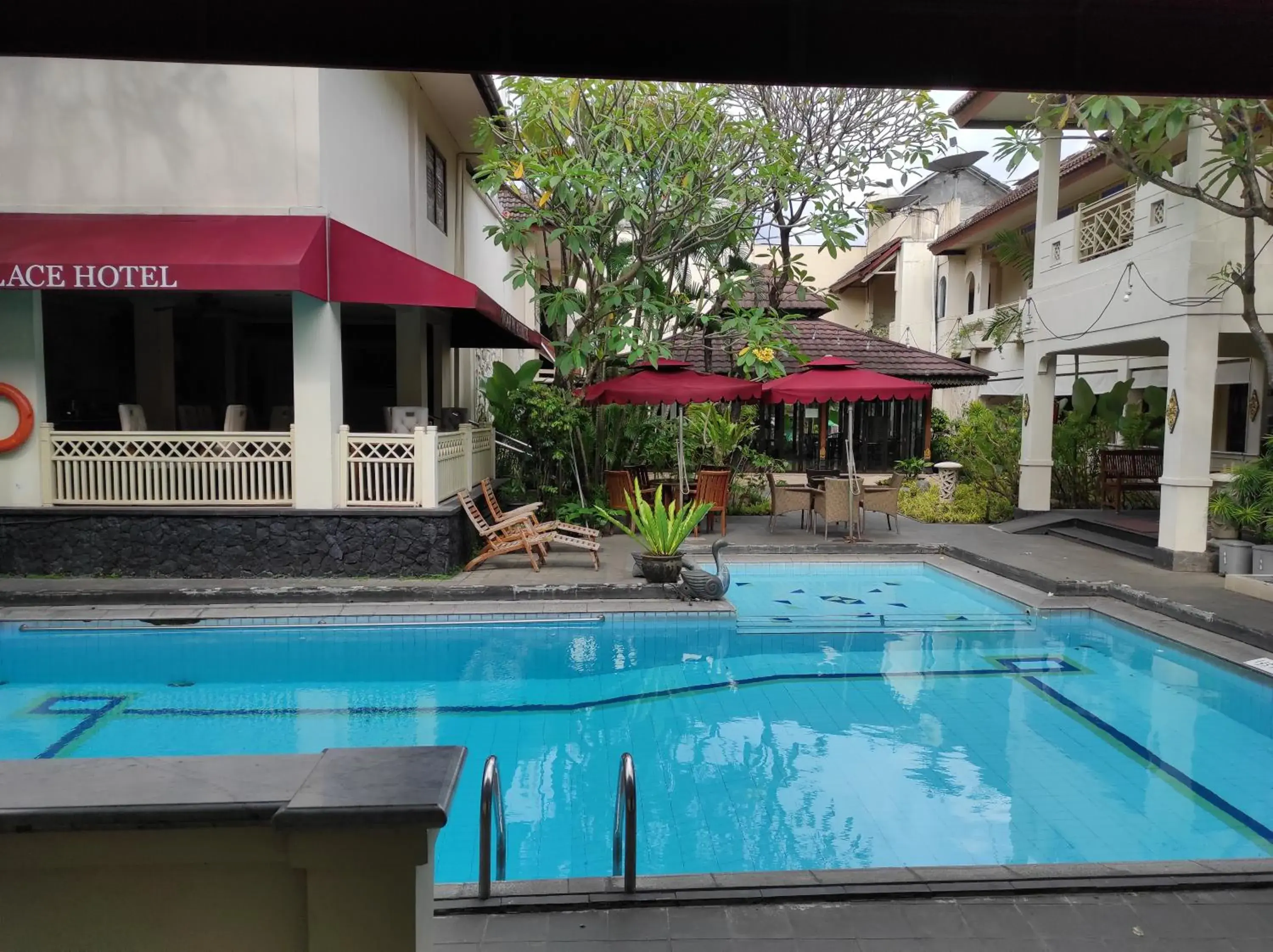 Swimming Pool in Hotel Indah Palace Yogyakarta