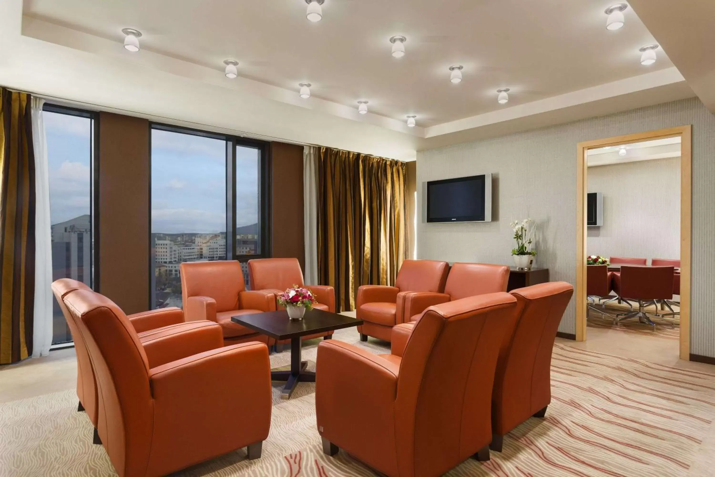 Lounge or bar, Seating Area in Ramada Sibiu Hotel