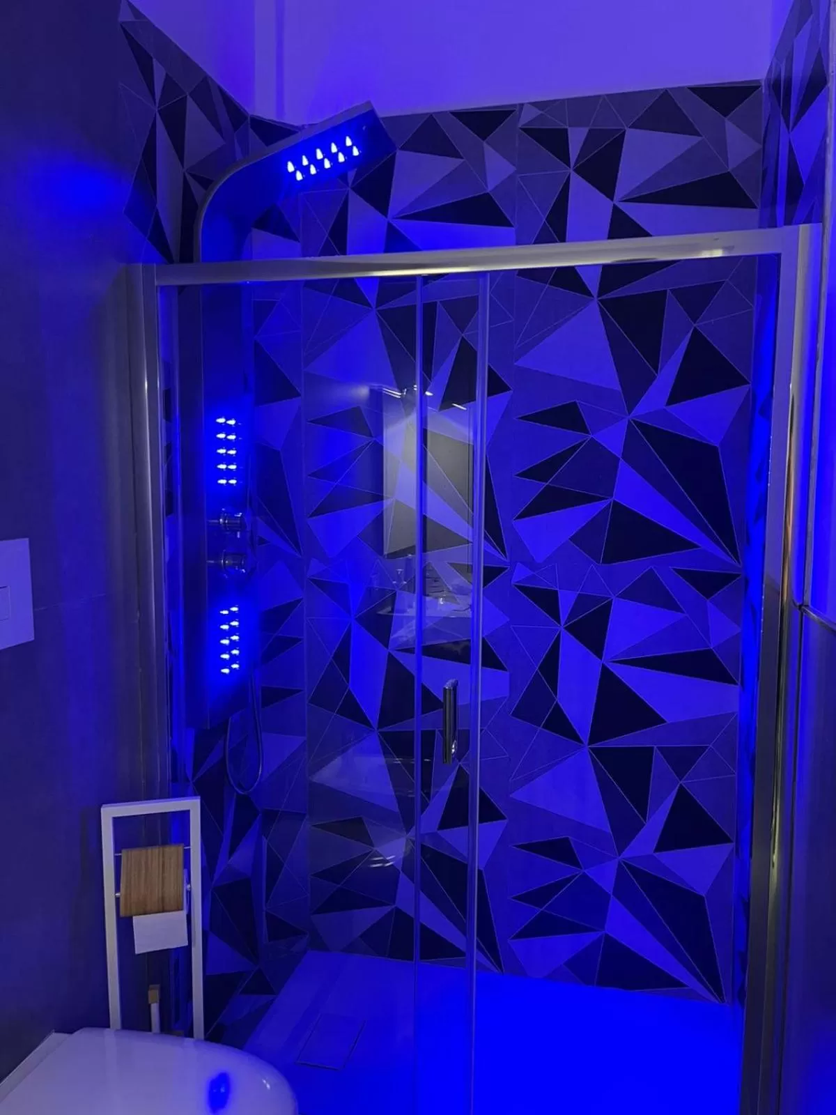 Shower in B&B MANFREDI