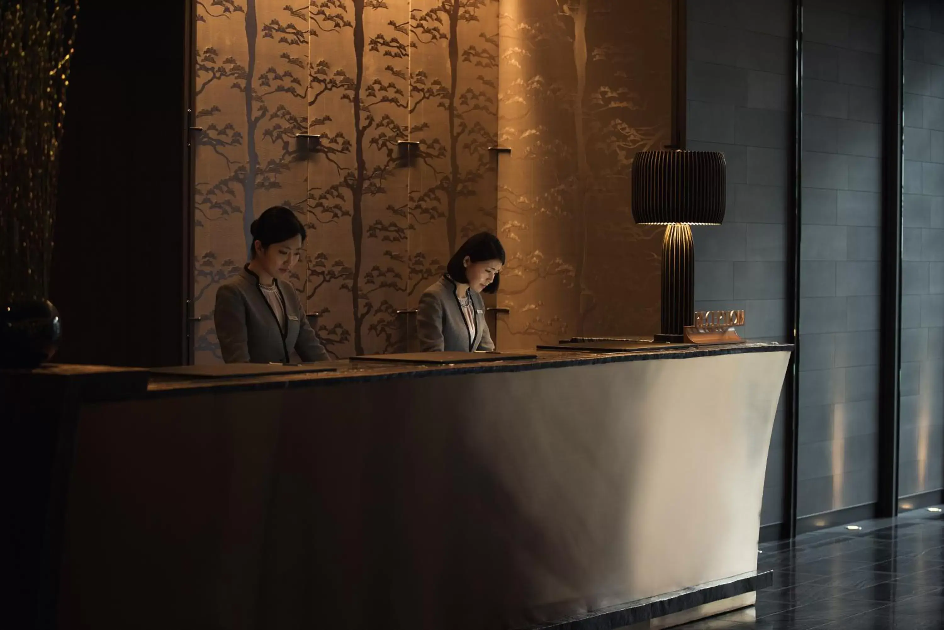 Staff, Lobby/Reception in Four Seasons Hotel Seoul