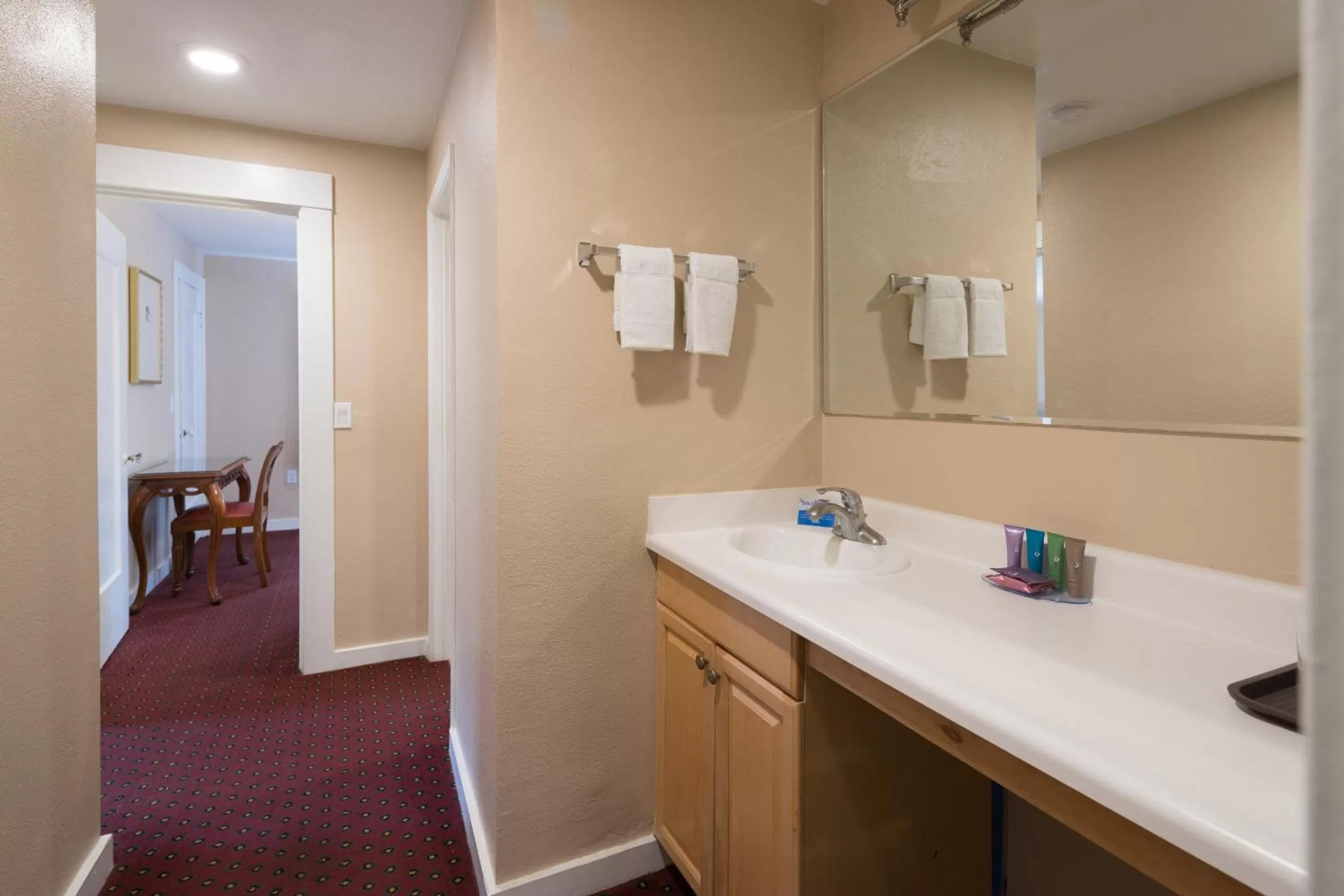 Bathroom in Butterfly Grove Inn