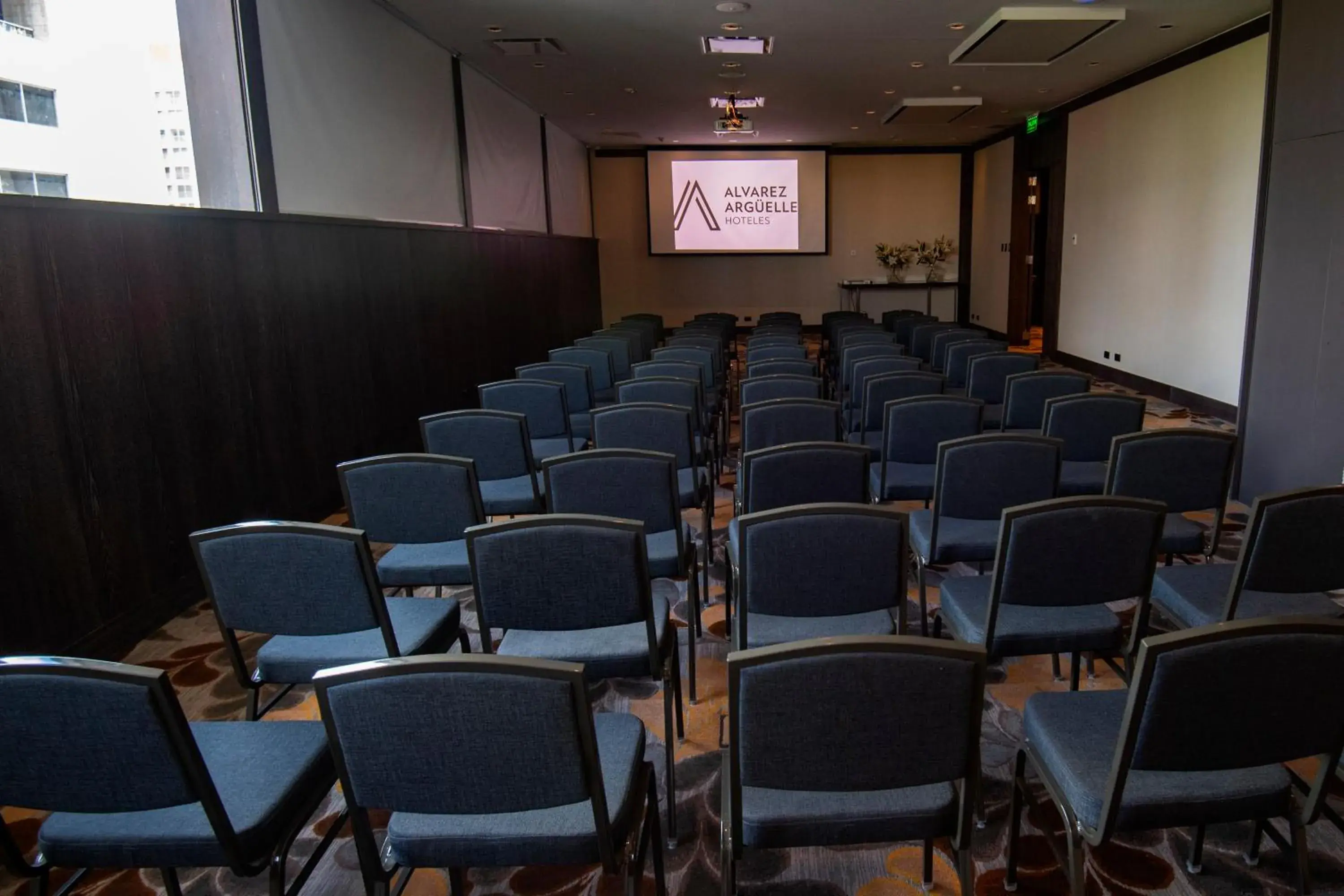 Business facilities in Grand Brizo La Plata