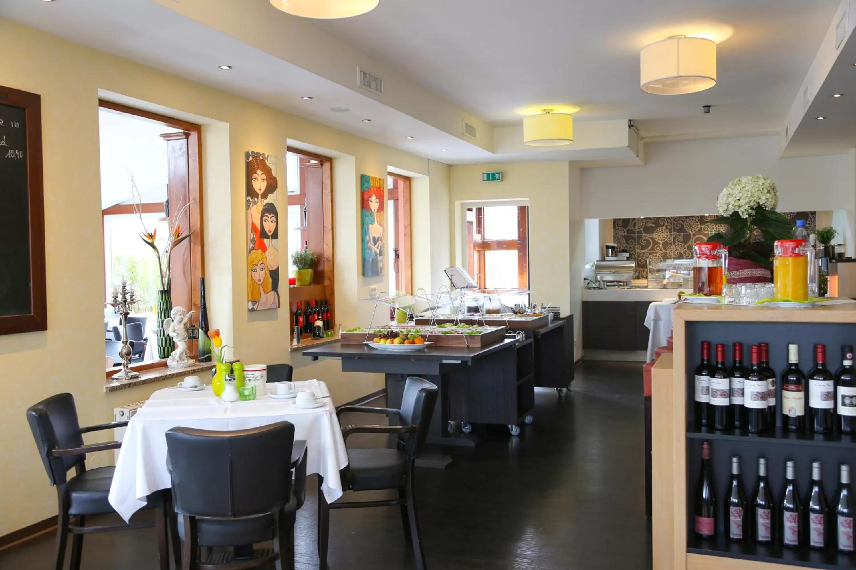 Food and drinks in HOTEL PARQÉO im A66