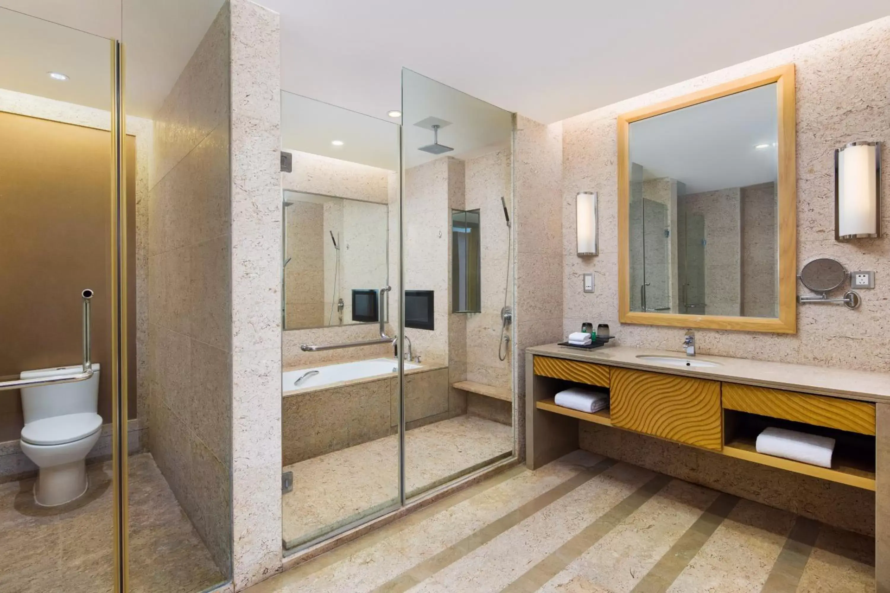 Bathroom in Four Points by Sheraton Hainan, Sanya