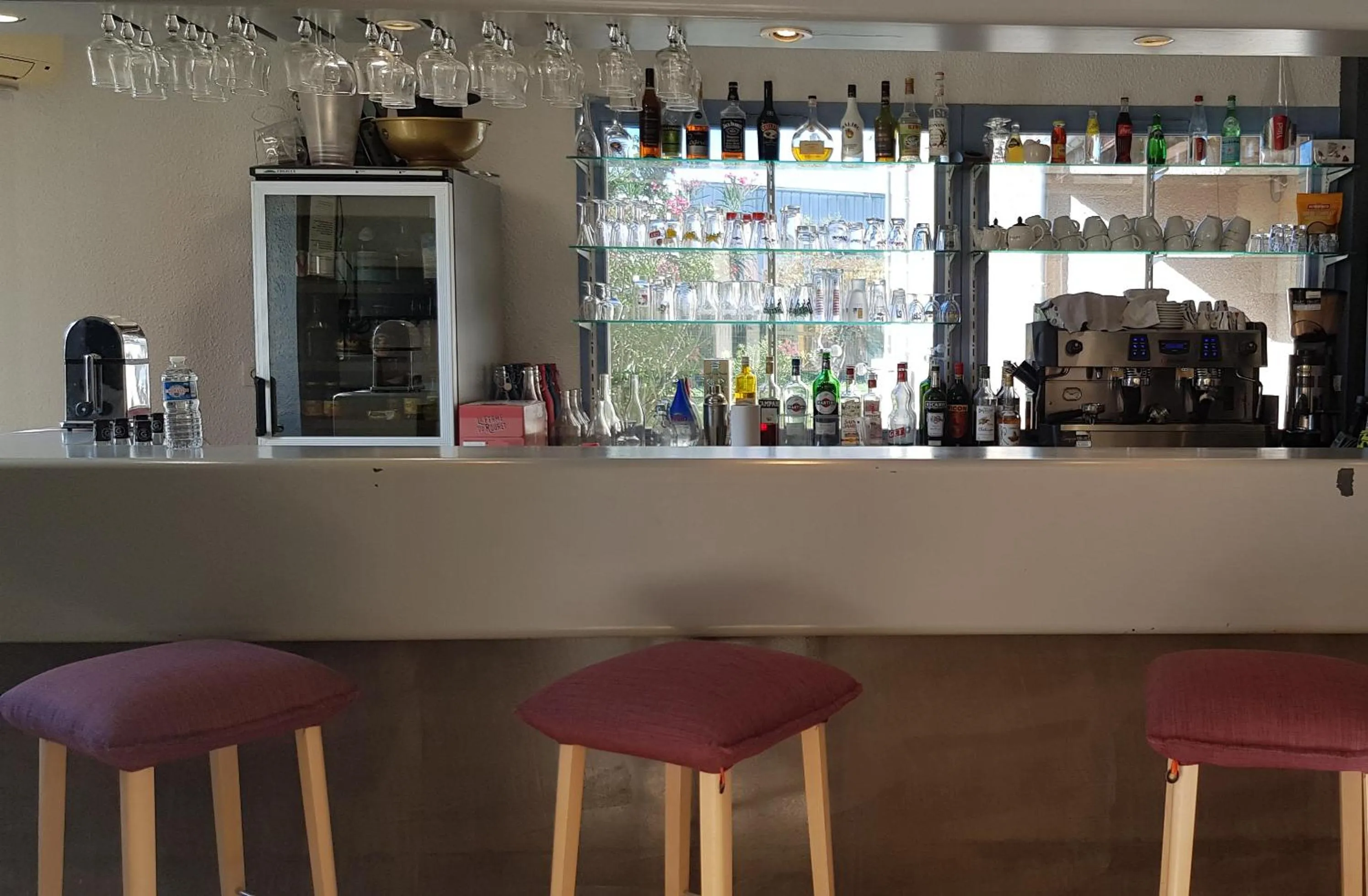 Lounge or bar in The Originals City, Hôtel Valence Est