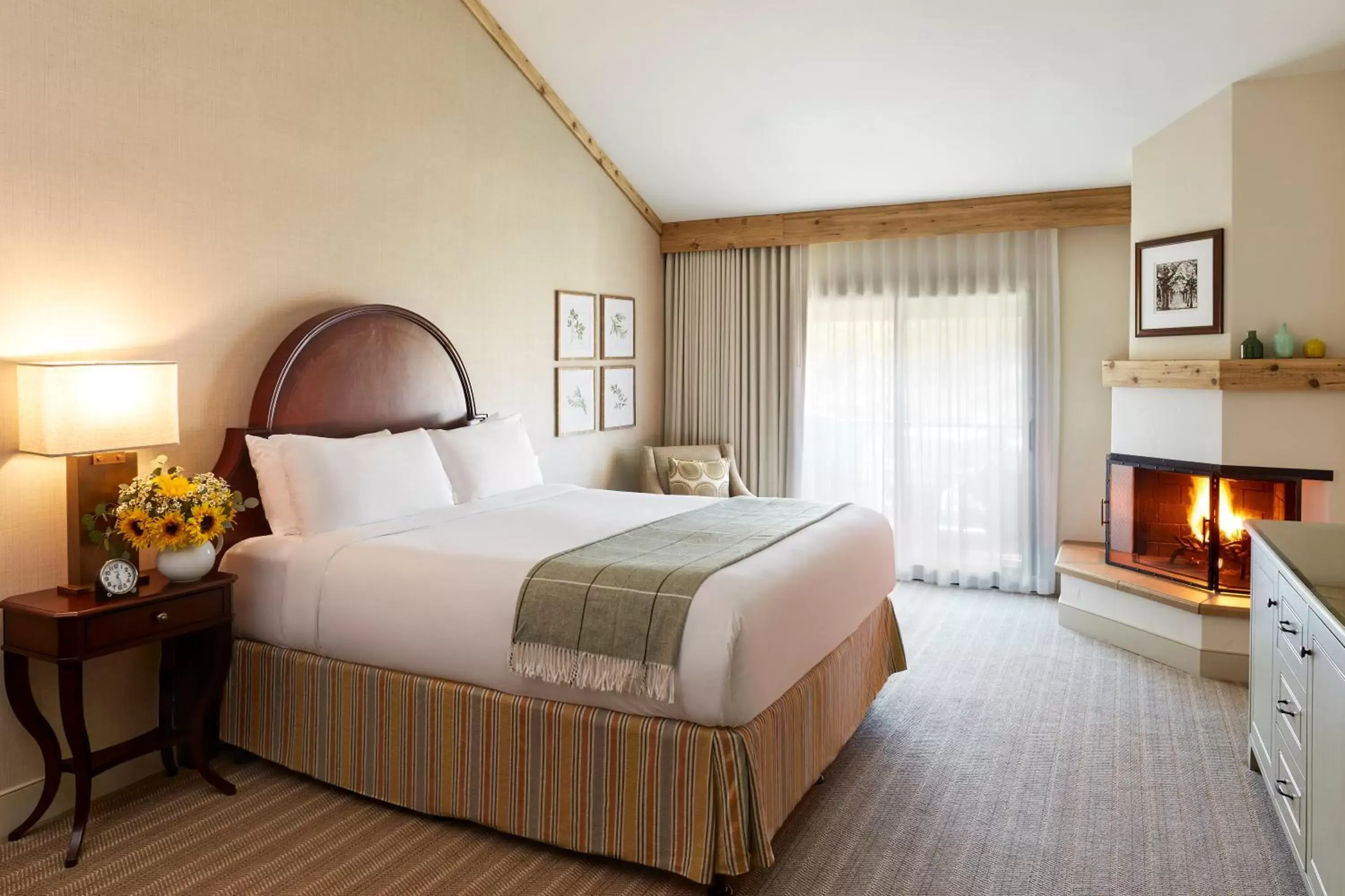 Bed in Napa Valley Lodge