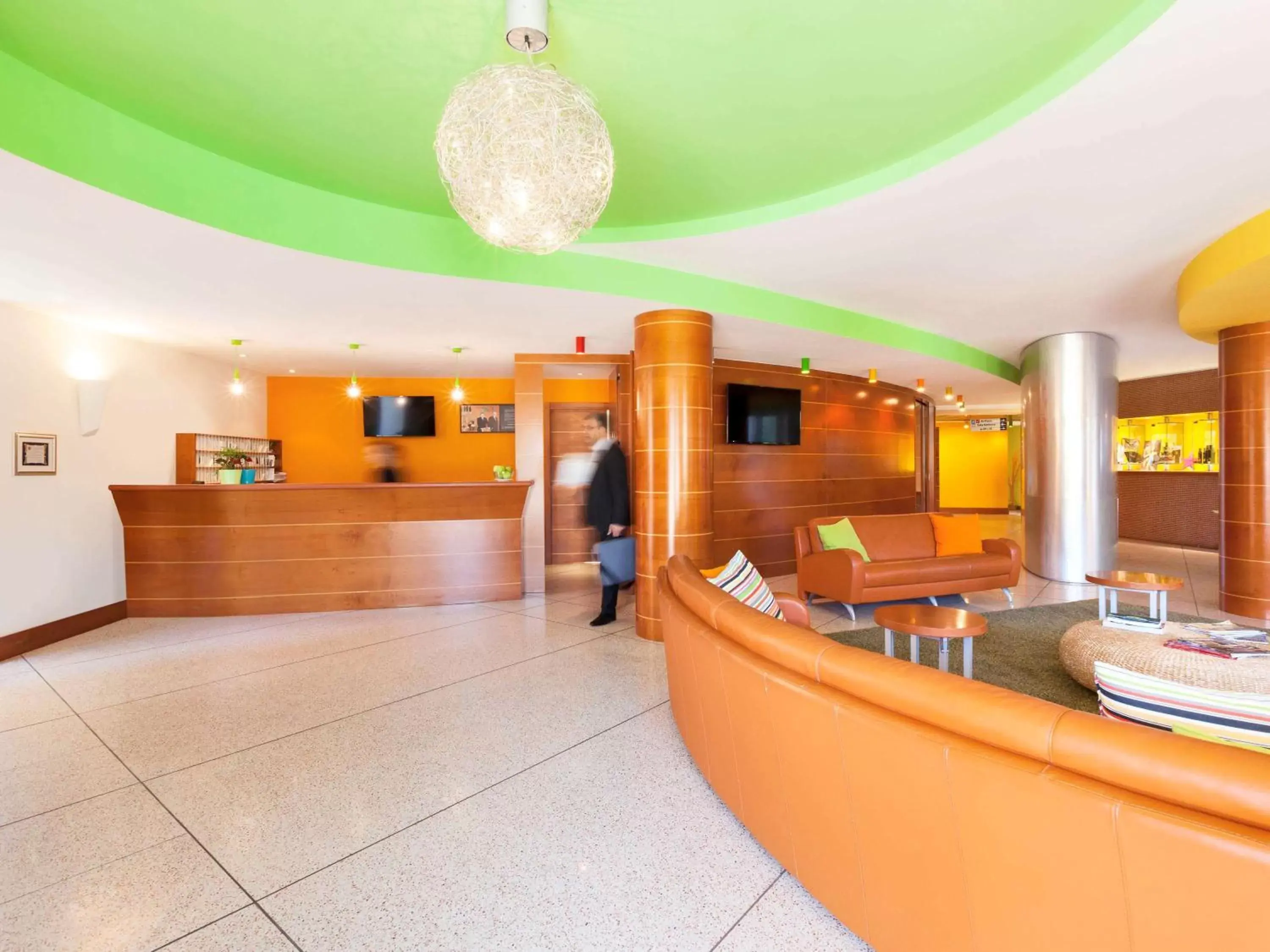 Property building, Lobby/Reception in Ibis Styles Bari Giovinazzo