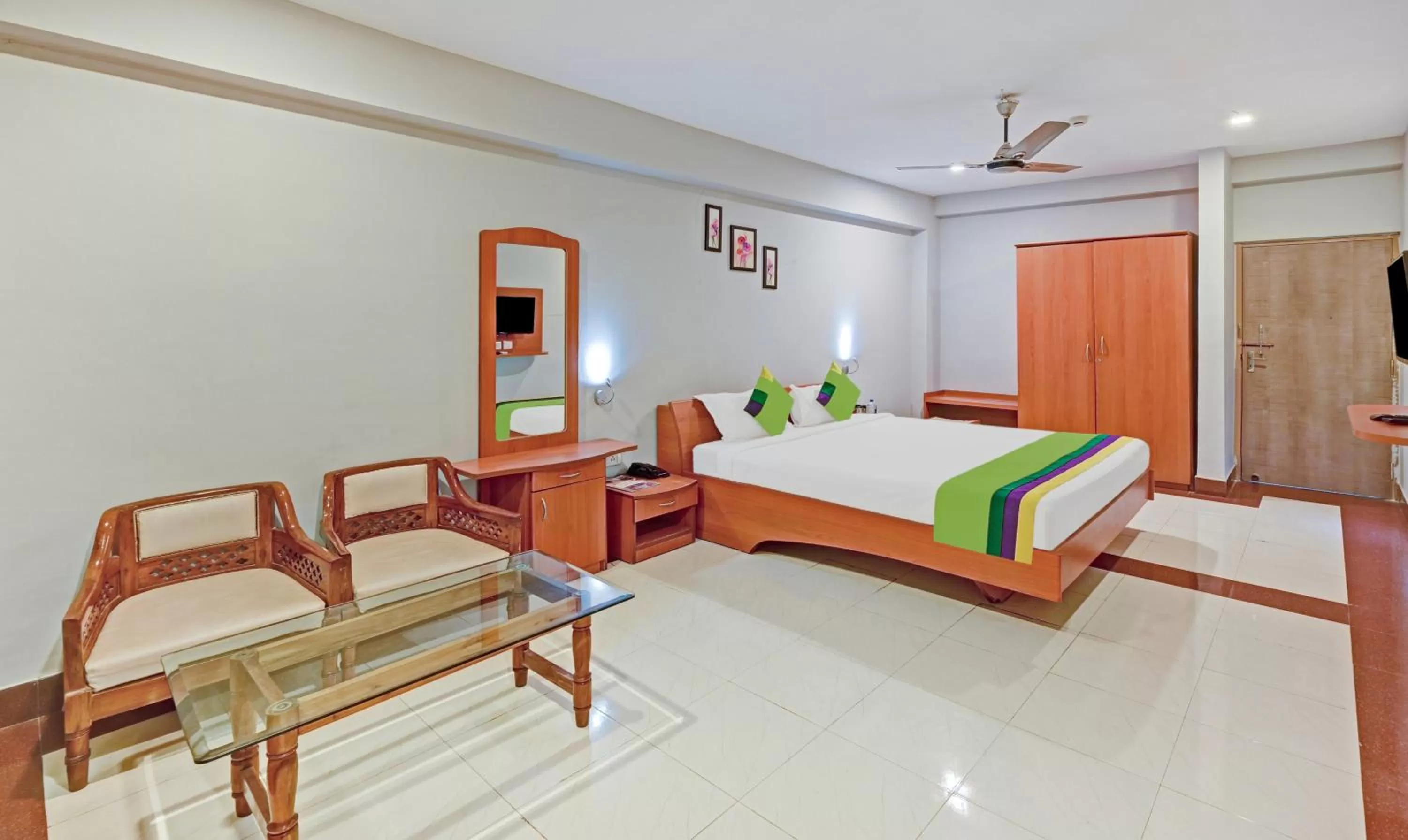 Bedroom, Bed in Treebo Sidhartha International Baliapanda