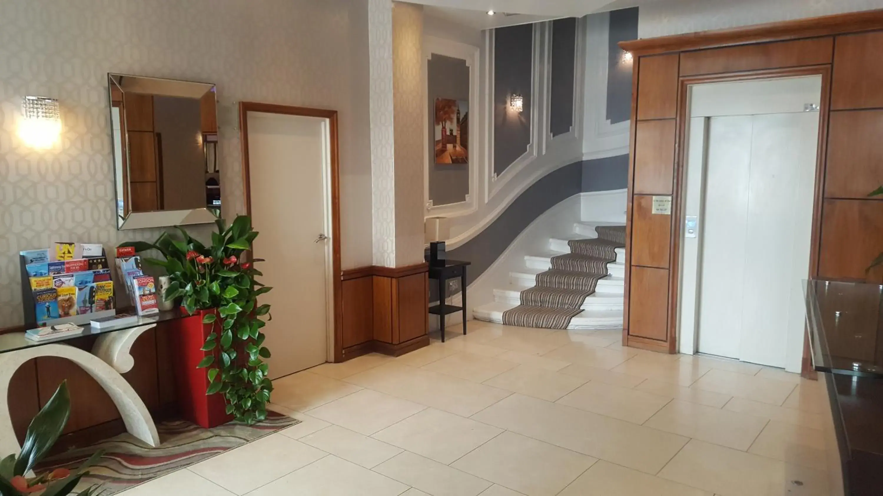 Facade/entrance in Duke Of Leinster Hotel Facade/entrance in Duke Of Leinster Hotel