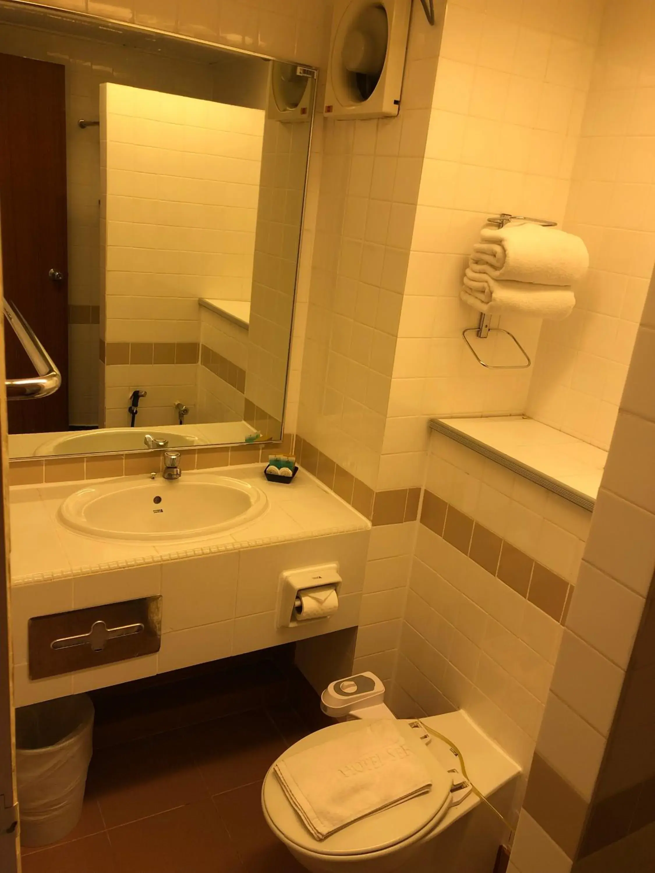 Toilet, Bathroom in Hotel Seri Malaysia Alor Setar