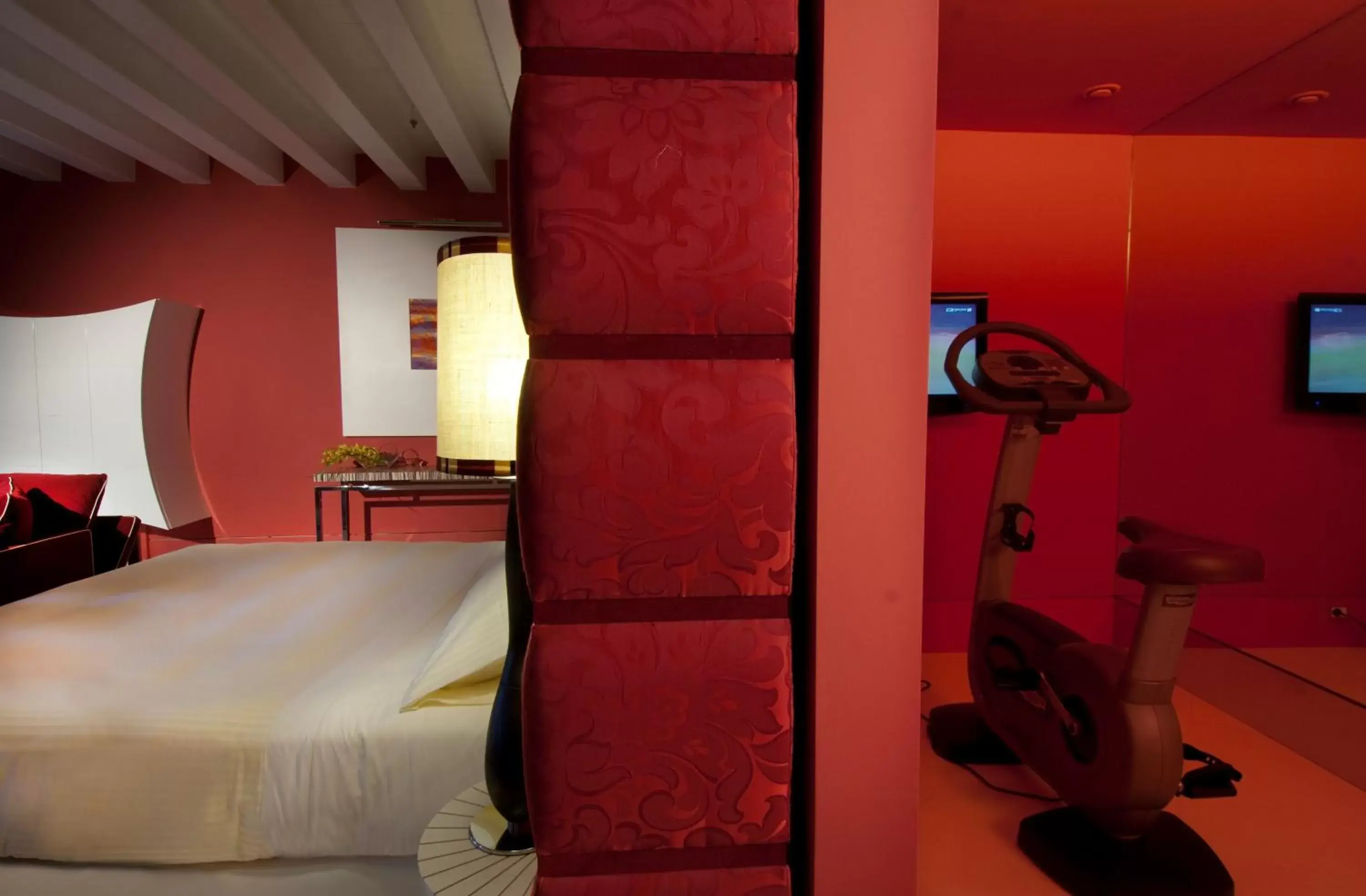 Photo of the whole room, Bed in Sina Centurion Palace Photo of the whole room, Bed in Sina Centurion Palace