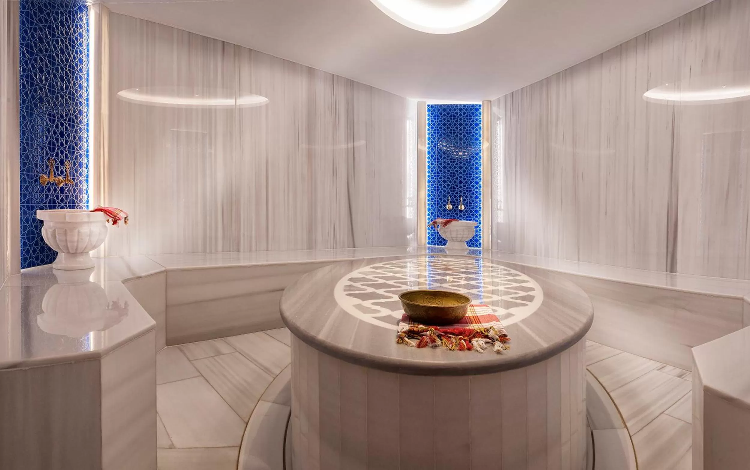 Public Bath in Last Vita