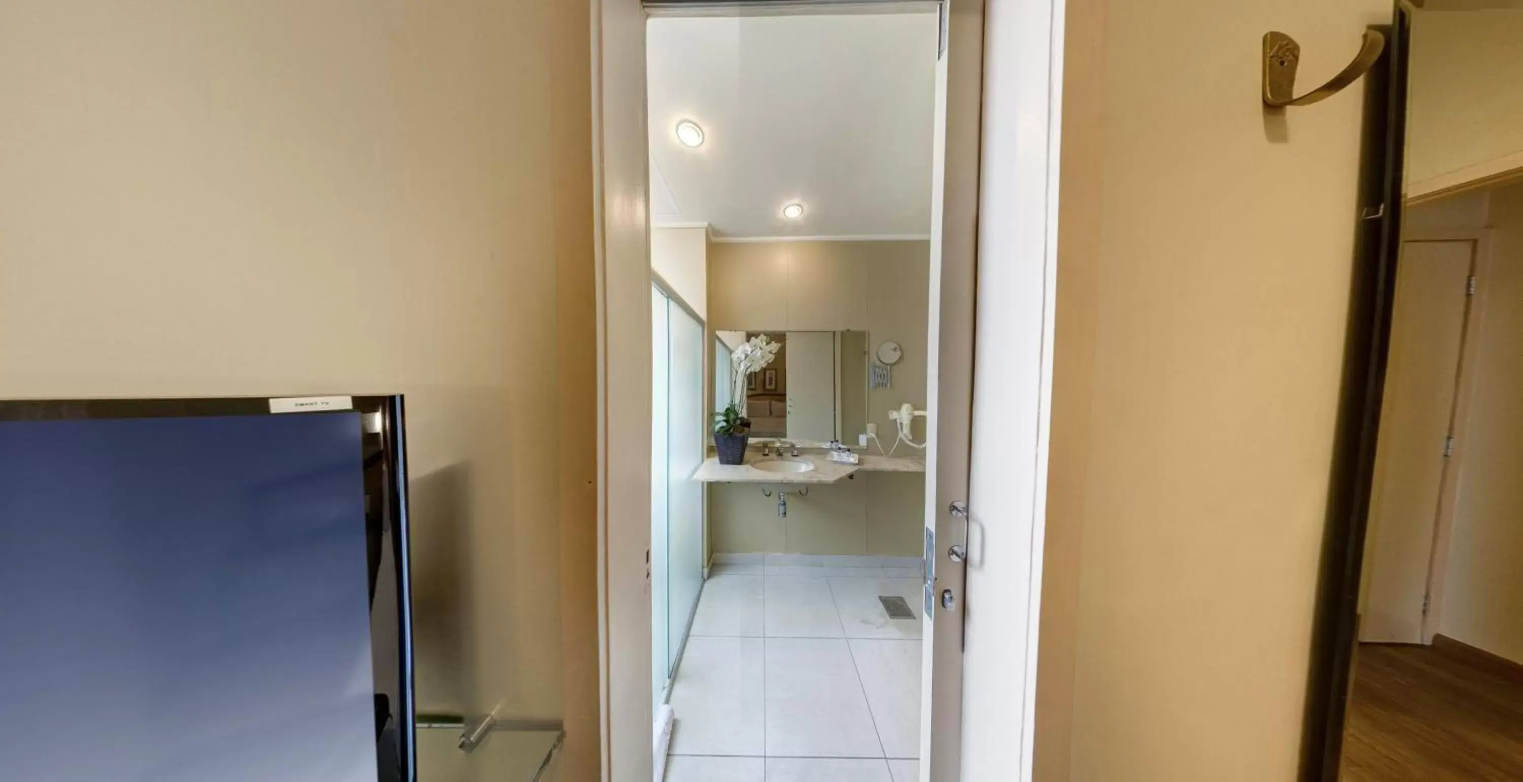 Standard Double Suite With Sofa Bed in Max Savassi Apart Service Standard Double Suite With Sofa Bed in Max Savassi Apart Service