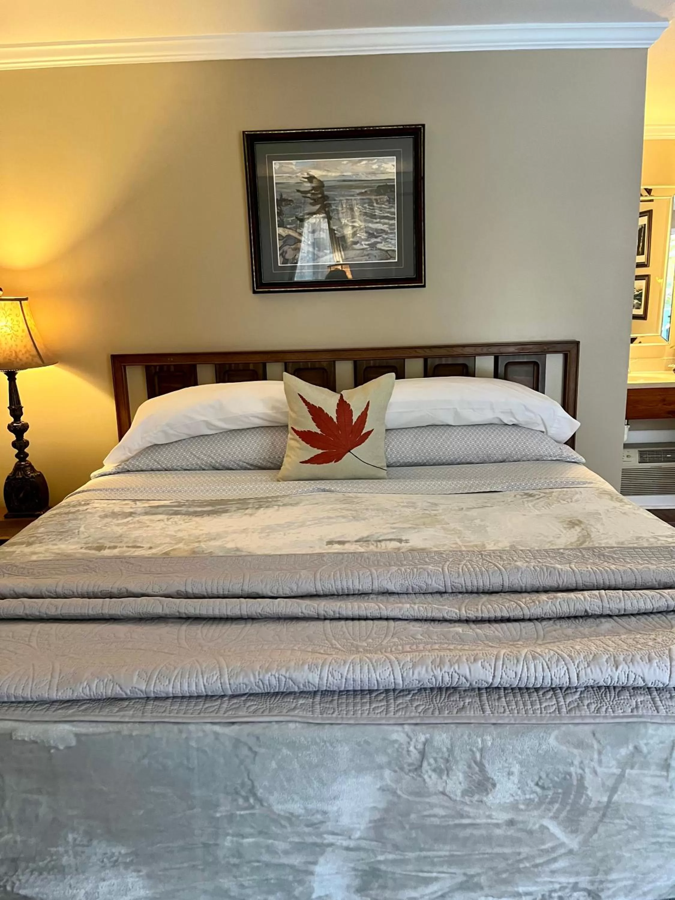 Bed in Grafton Lodge