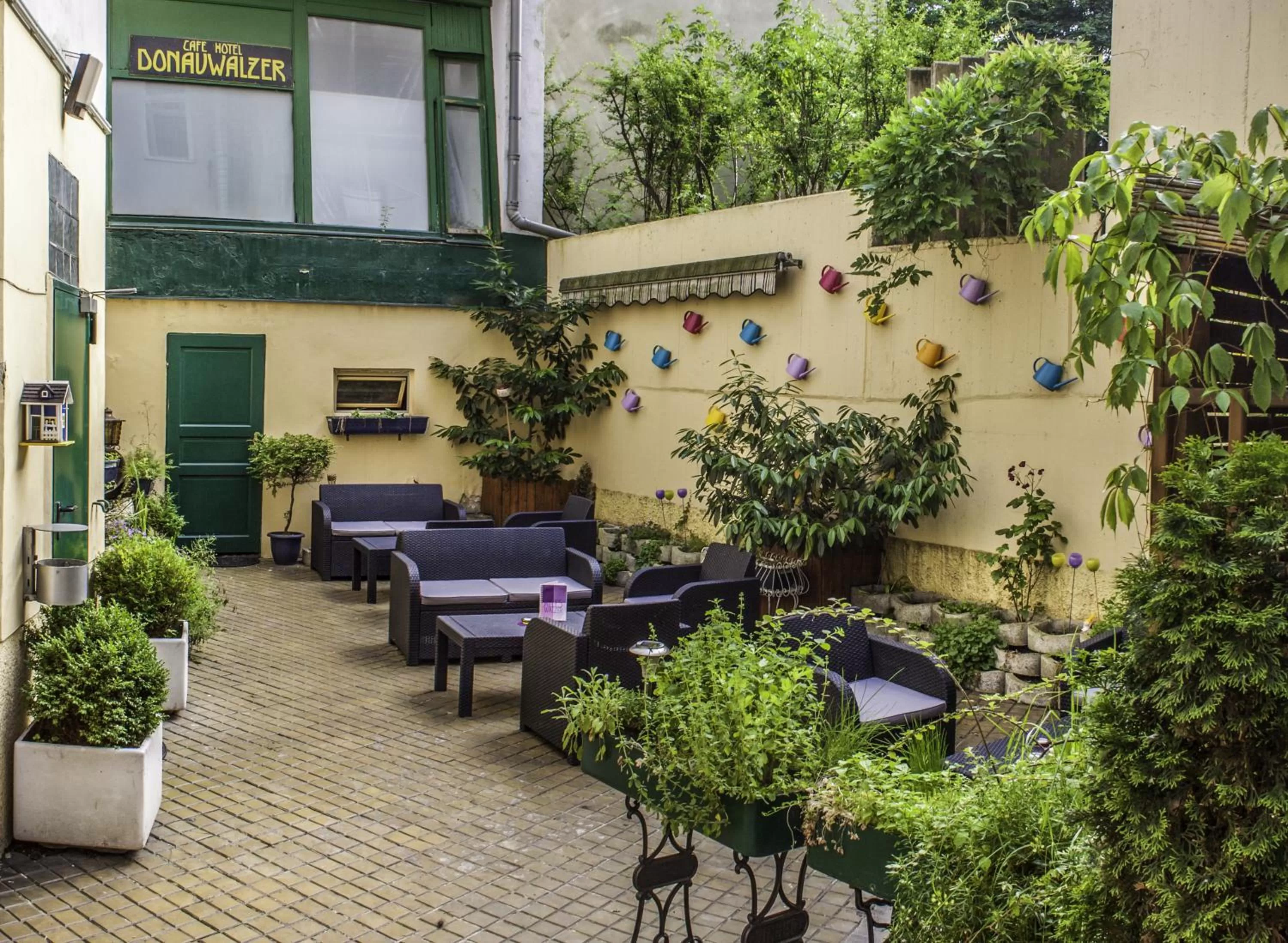 Garden in BoutiqueHOTEL Donauwalzer