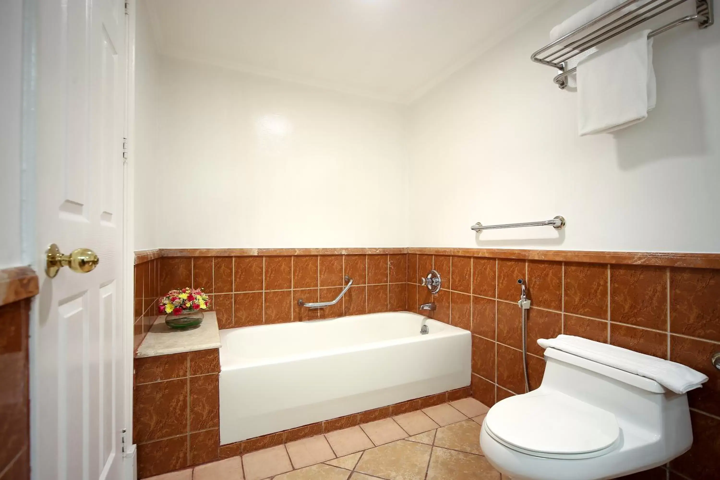 Shower, Bathroom in Infinity Tower Suites