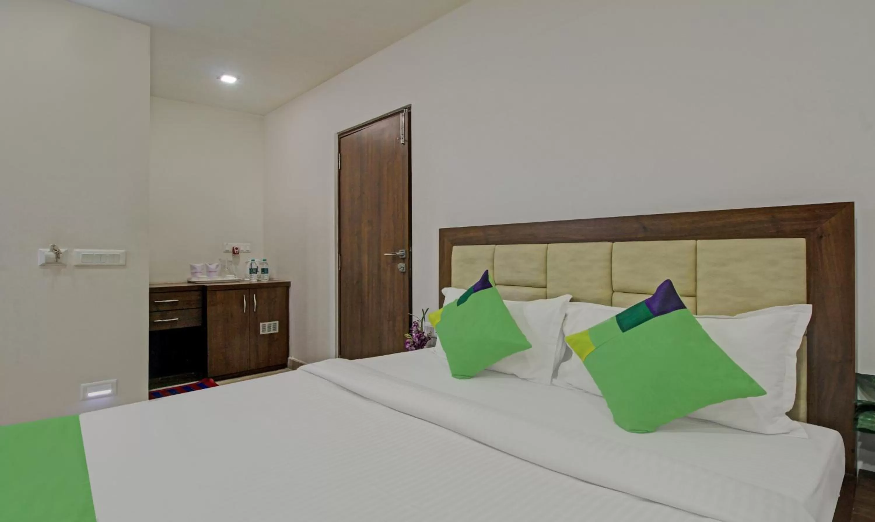 Bed in Treebo Sreema Saltlake Near City Centre Mall