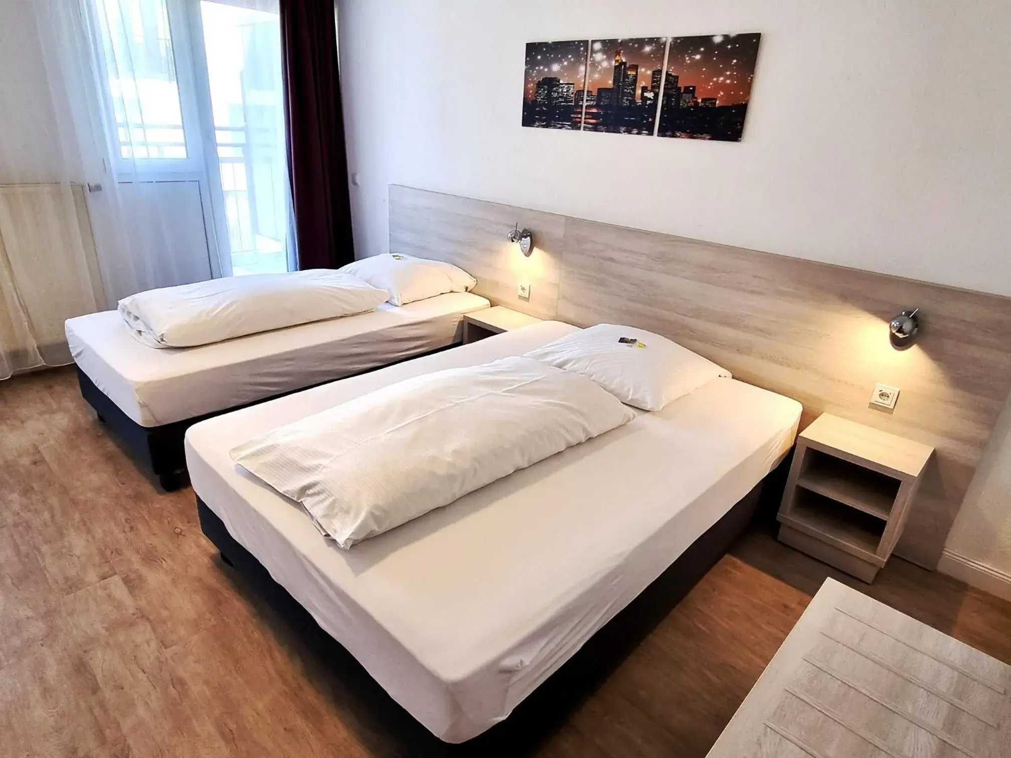 Bedroom, Bed in Adler Hotel Frankfurt Bedroom, Bed in Adler Hotel Frankfurt