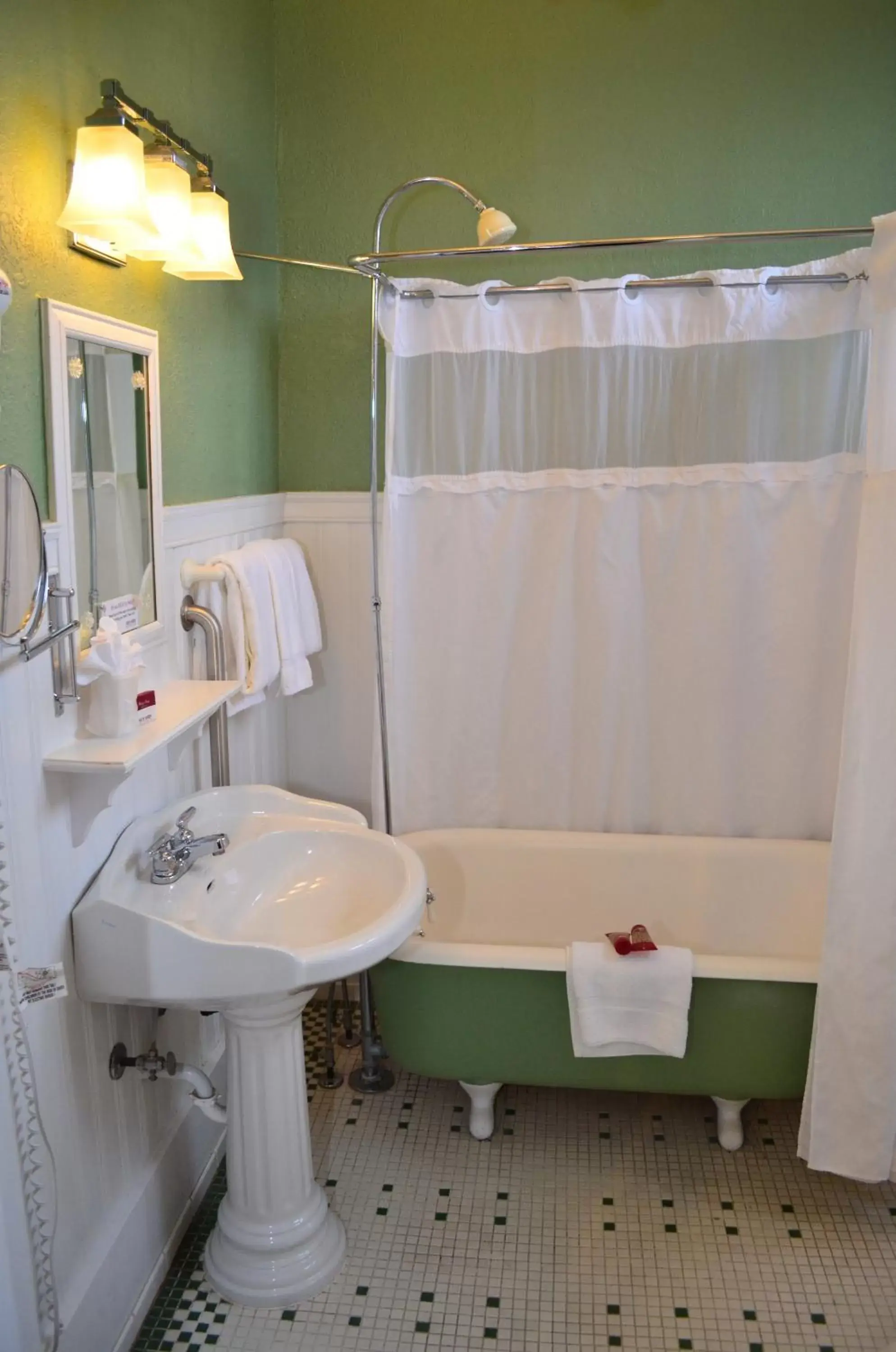 Bathroom in 1886 Crescent Hotel and Spa