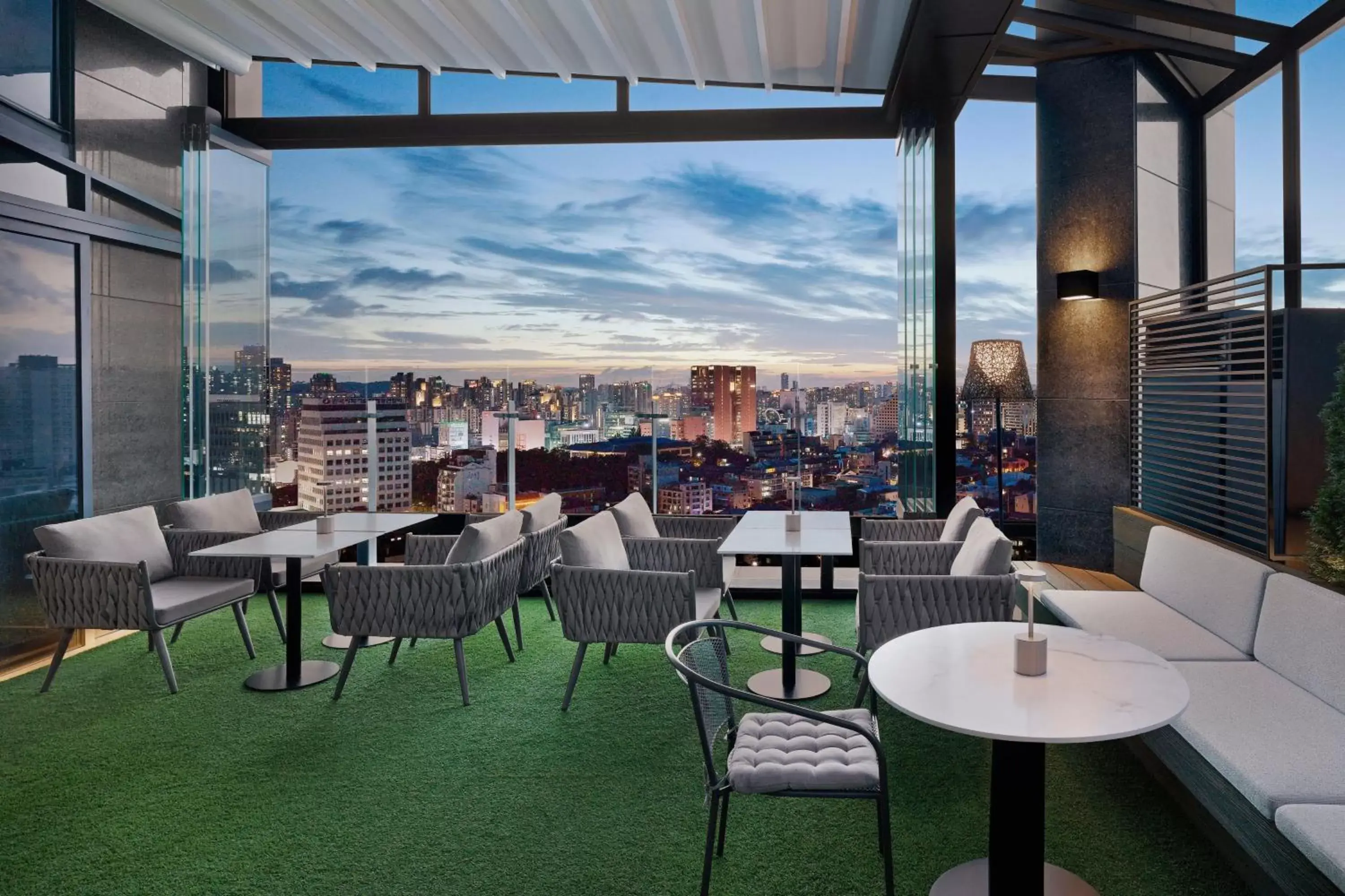 Restaurant/Places to Eat in AC Hotel by Marriott Seoul Gangnam