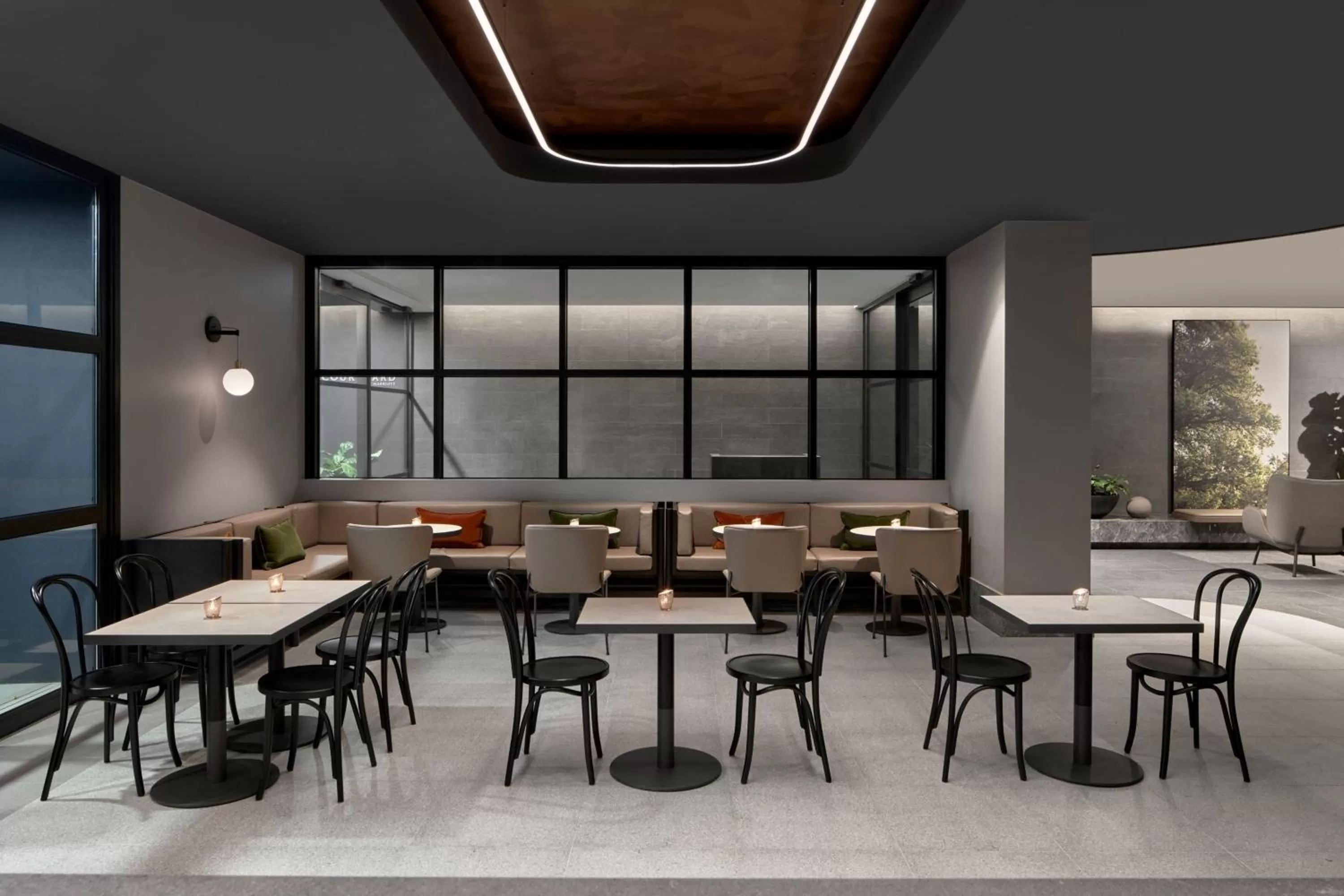 Lounge or bar in Courtyard by Marriott Melbourne Flagstaff Gardens