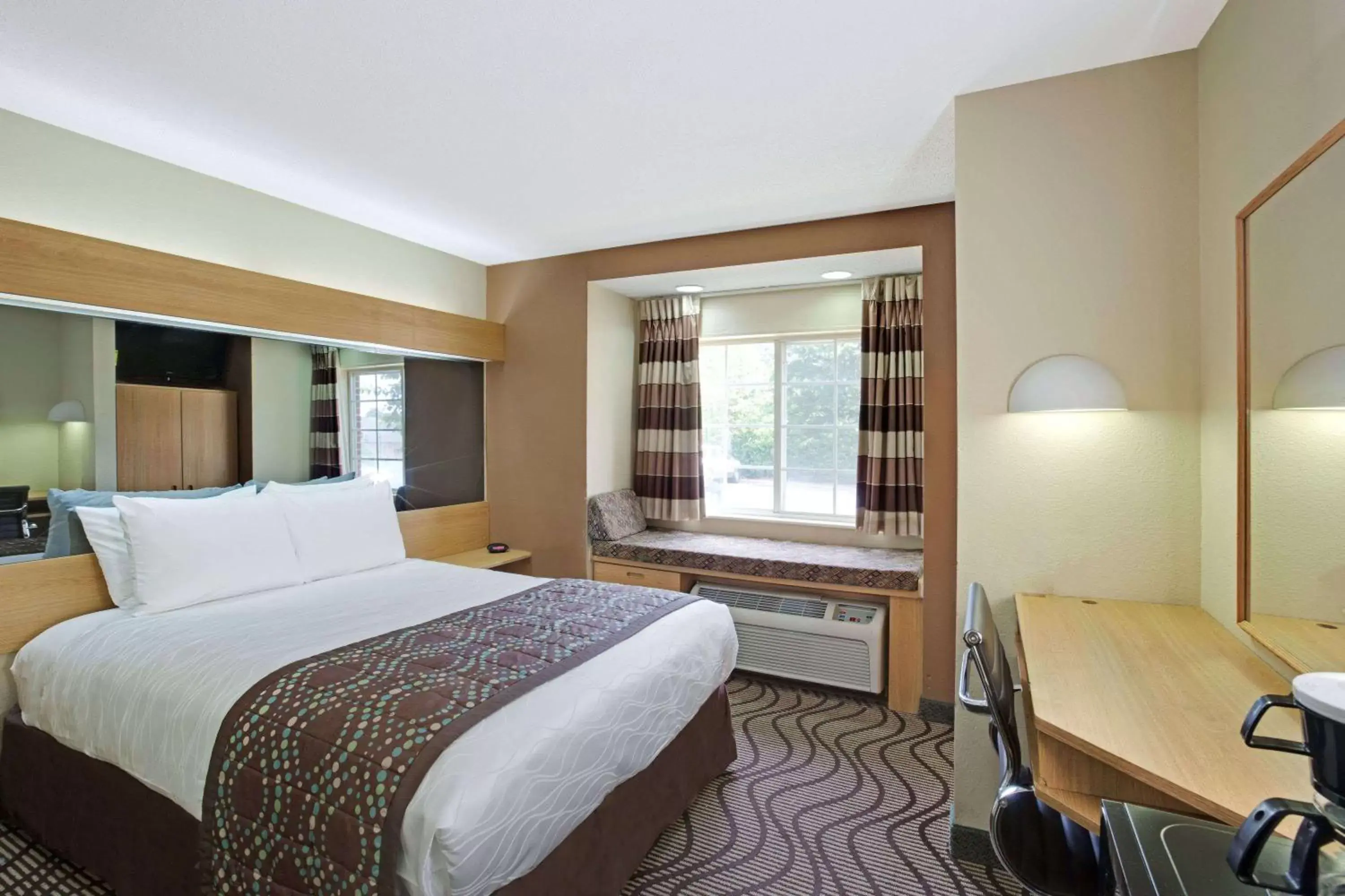 On site, Bed in Microtel Inn & Suites by Wyndham Charlotte/University Place