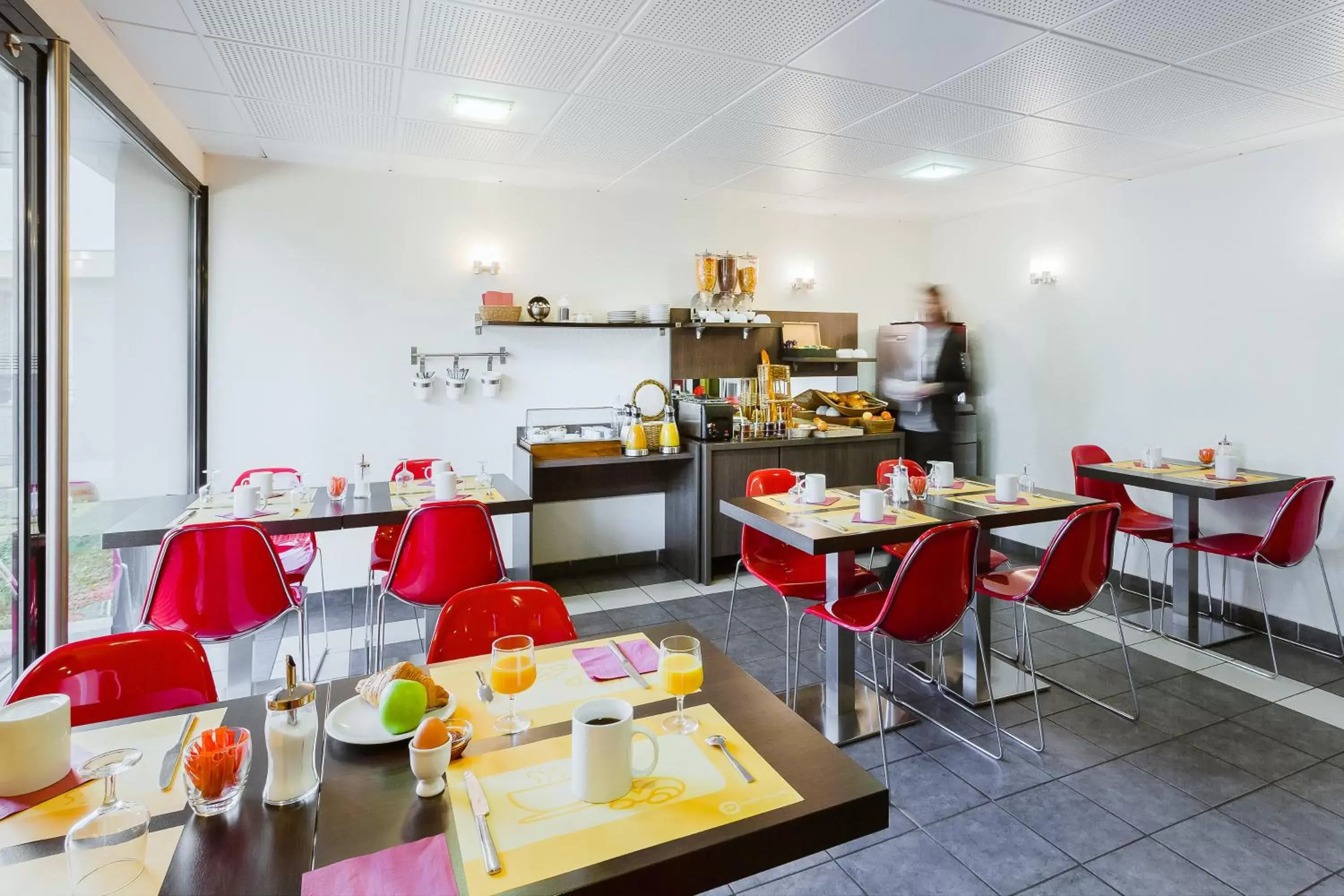 Restaurant/Places to Eat in Aparthotel Adagio Access Orléans