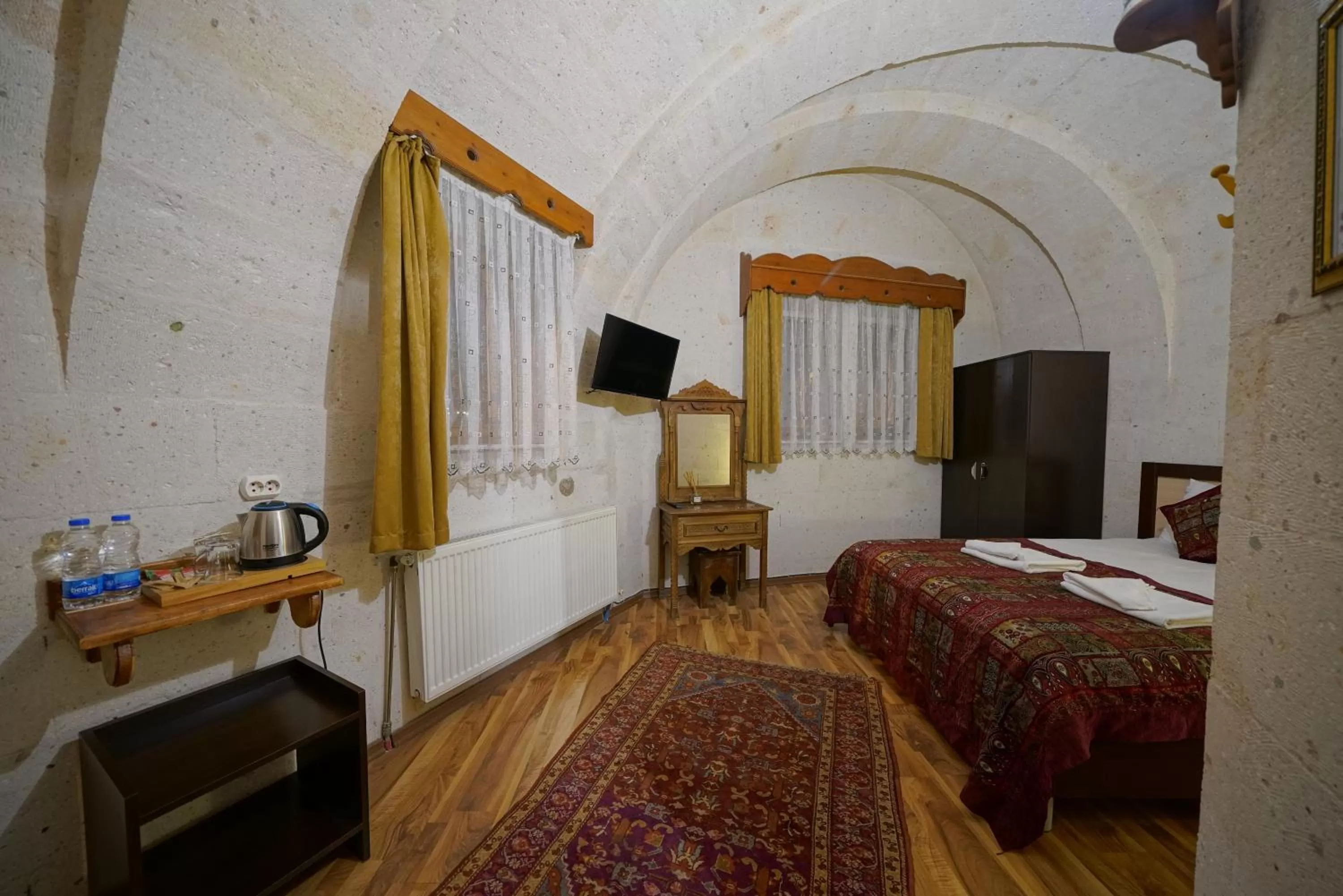 TV and multimedia, Bed in Arch Palace