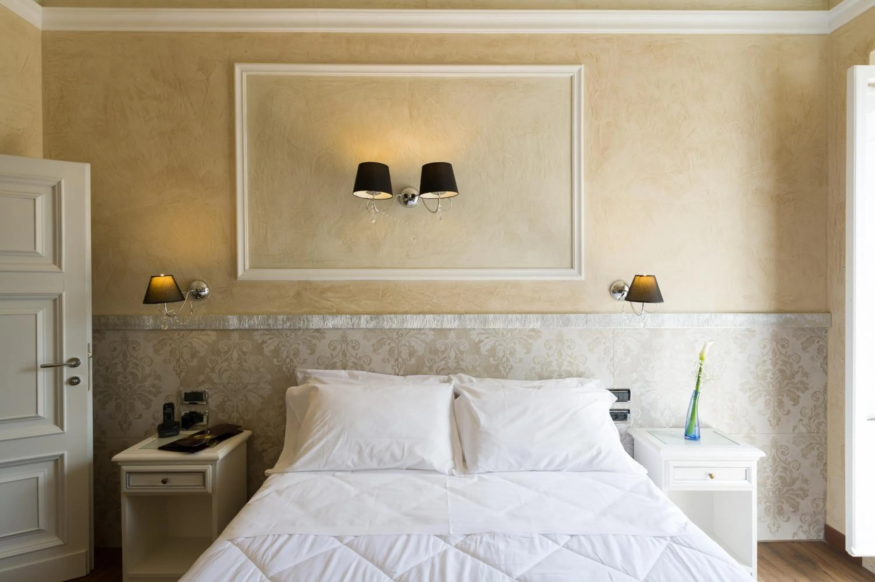 Bed in Hotel California