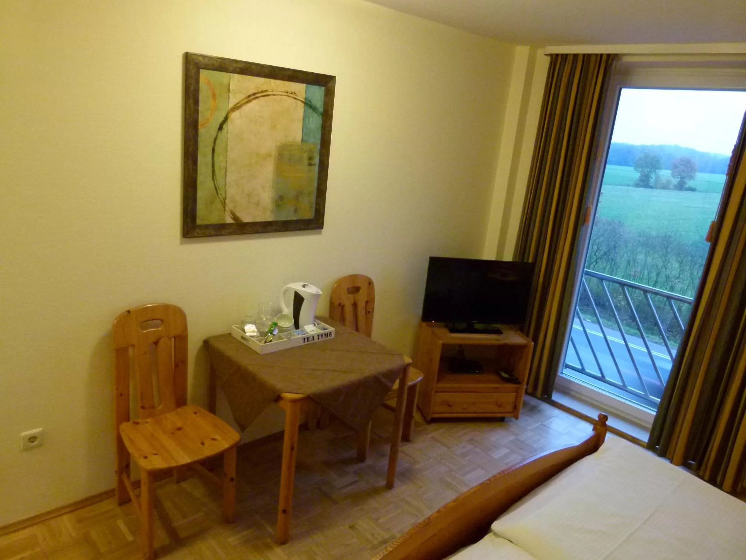 TV and multimedia in Gästehaus Grunewald Bed & Breakfast