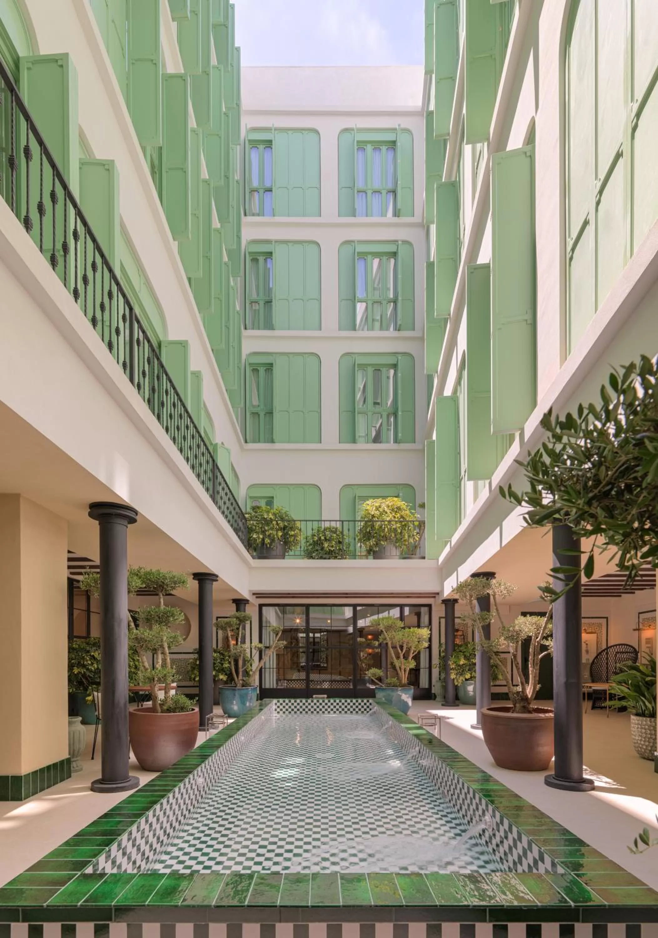 Restaurant/places to eat in H10 Casa de la Plata