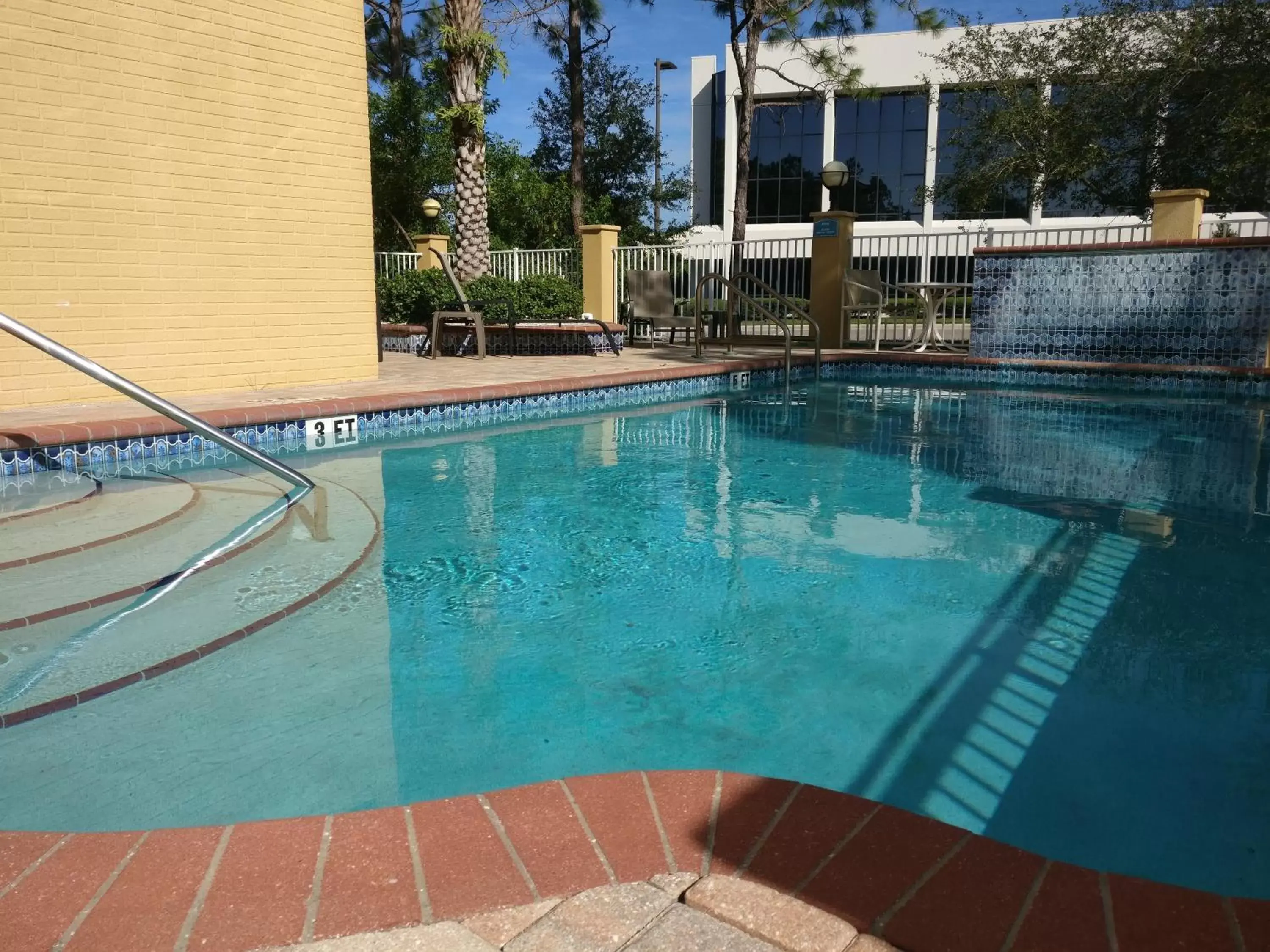 Swimming pool in Comfort Inn & Suites Northeast - Gateway