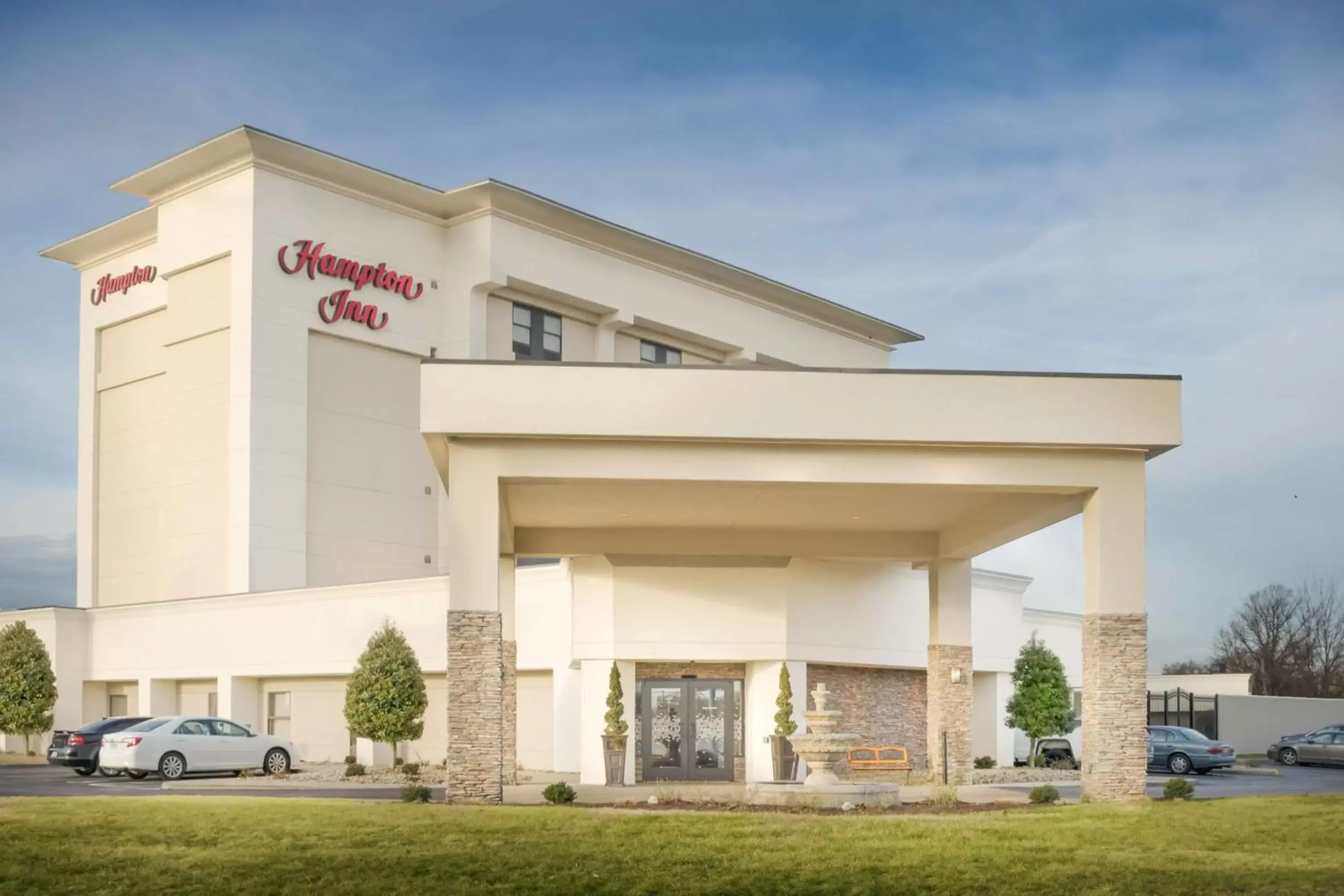 Property building in Hampton Inn Terre Haute Property building in Hampton Inn Terre Haute