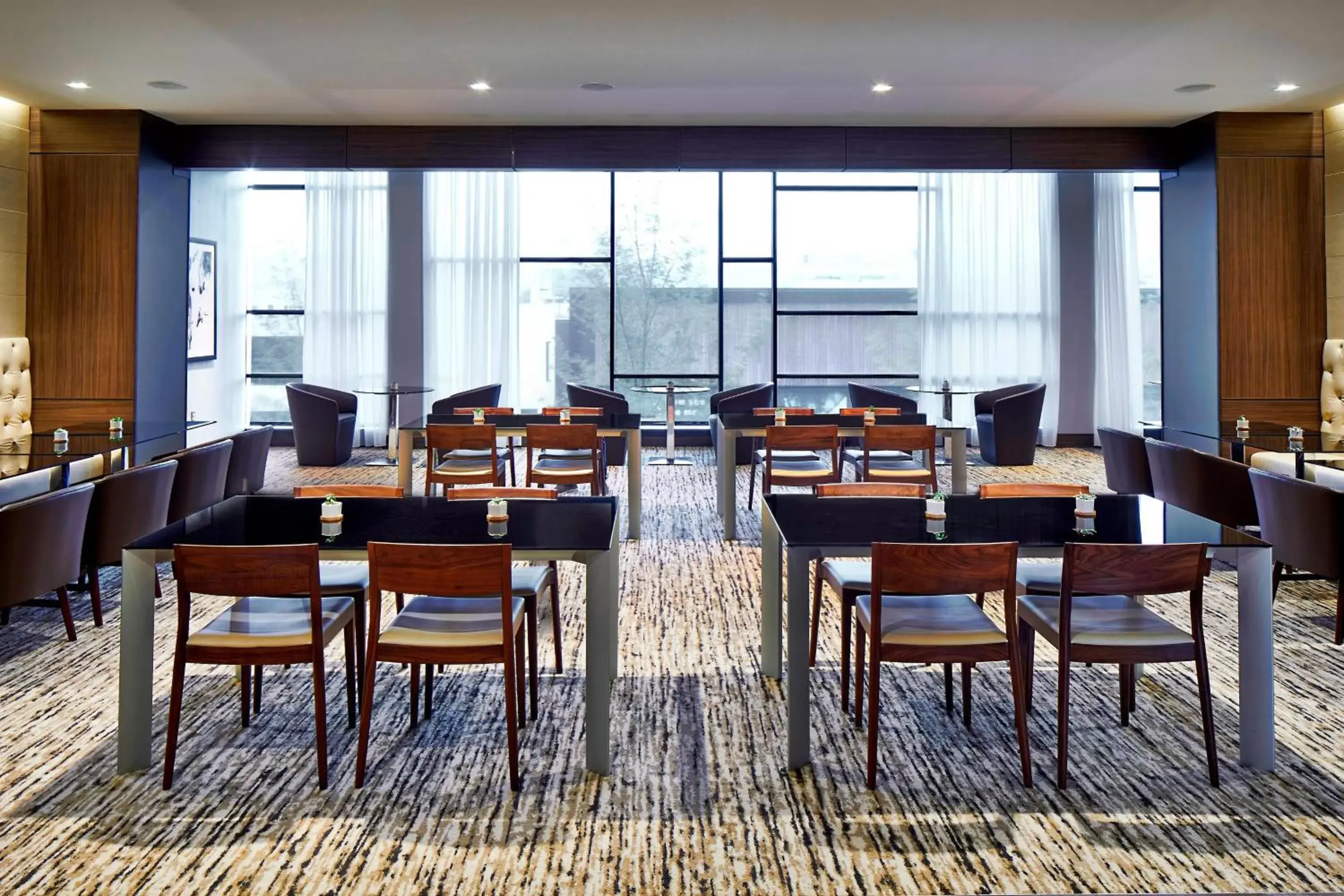 Kitchen or kitchenette, Restaurant/Places to Eat in AC Hotel by Marriott Cleveland Beachwood