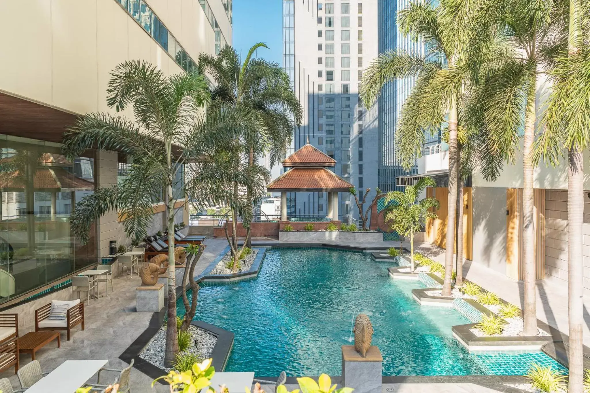 Swimming Pool in Jasmine City Hotel