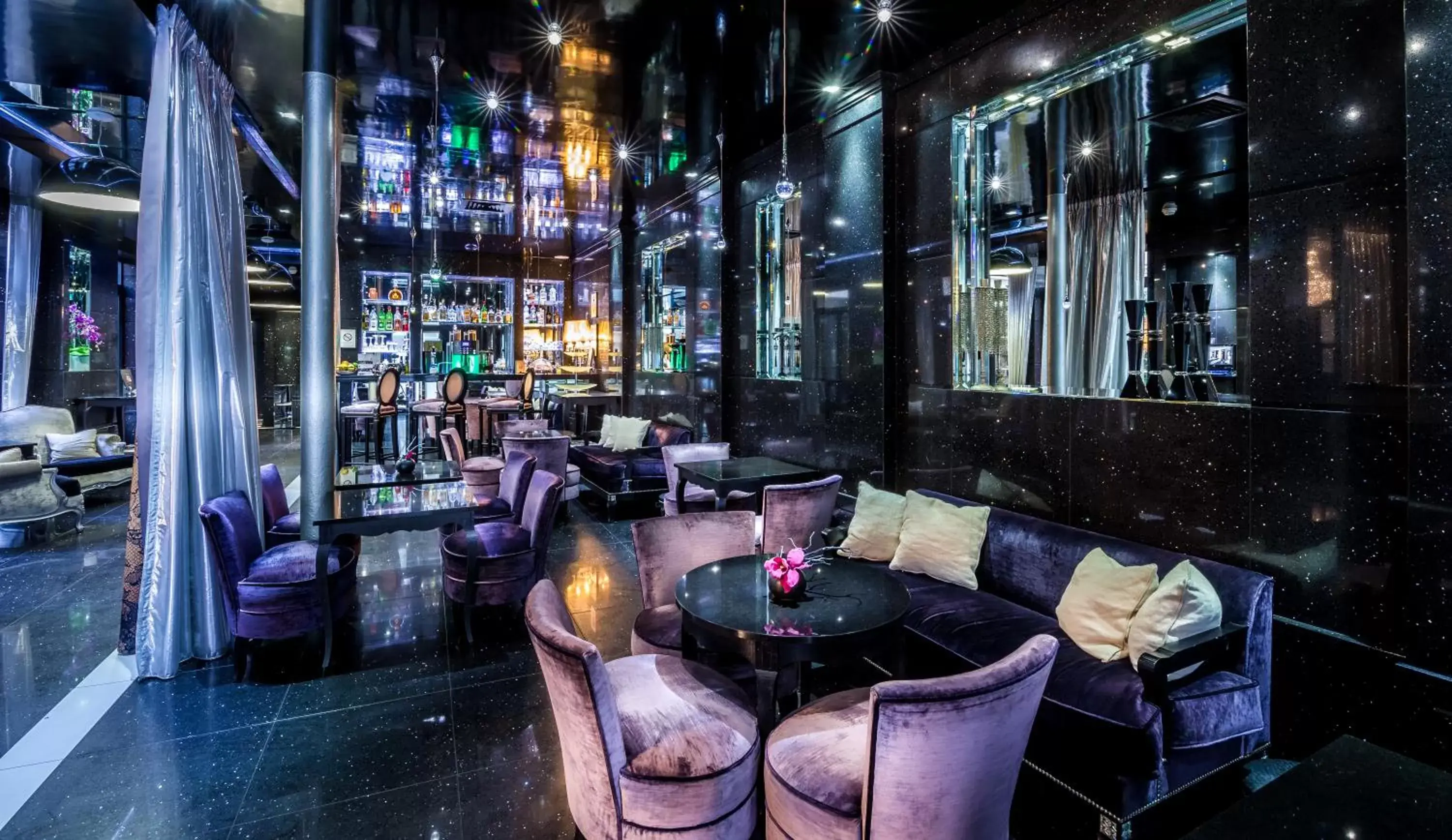 Lounge or bar, Lounge/Bar in Maison Albar Hotels Le Diamond