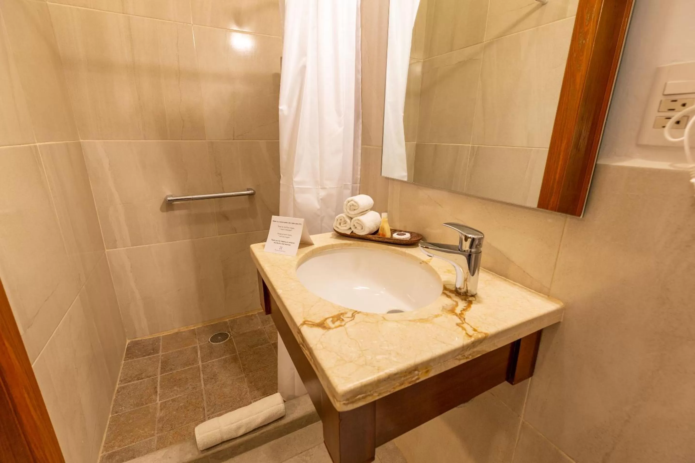 Bathroom in Plaza Chapala Hotel