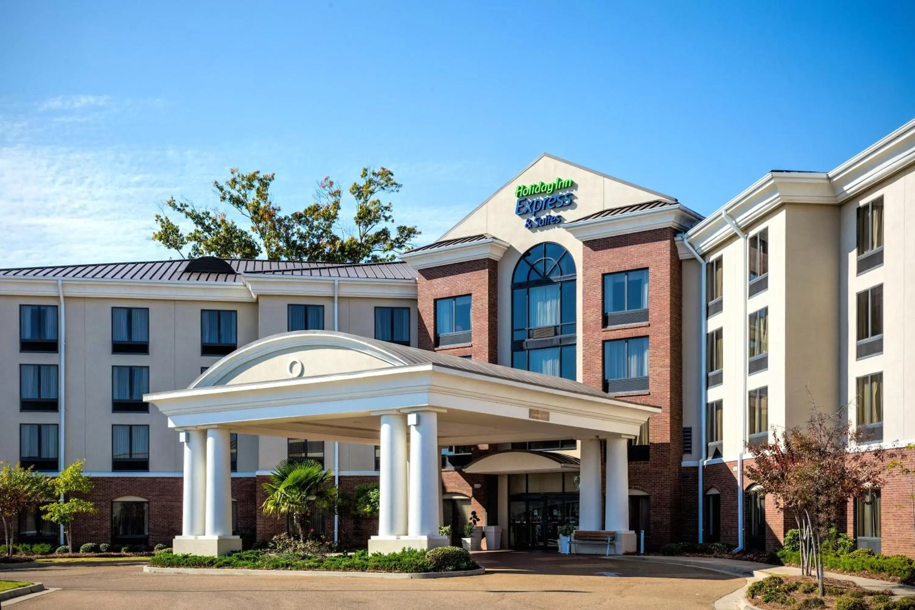 Property Building in Holiday Inn Express Hotel & Suites Jackson - Flowood, an IHG Hotel