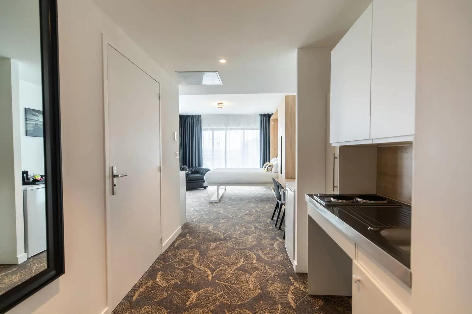 Bedroom in Le Barracuda & Spa, Centre Port, pieds dans l'eau, vue mer