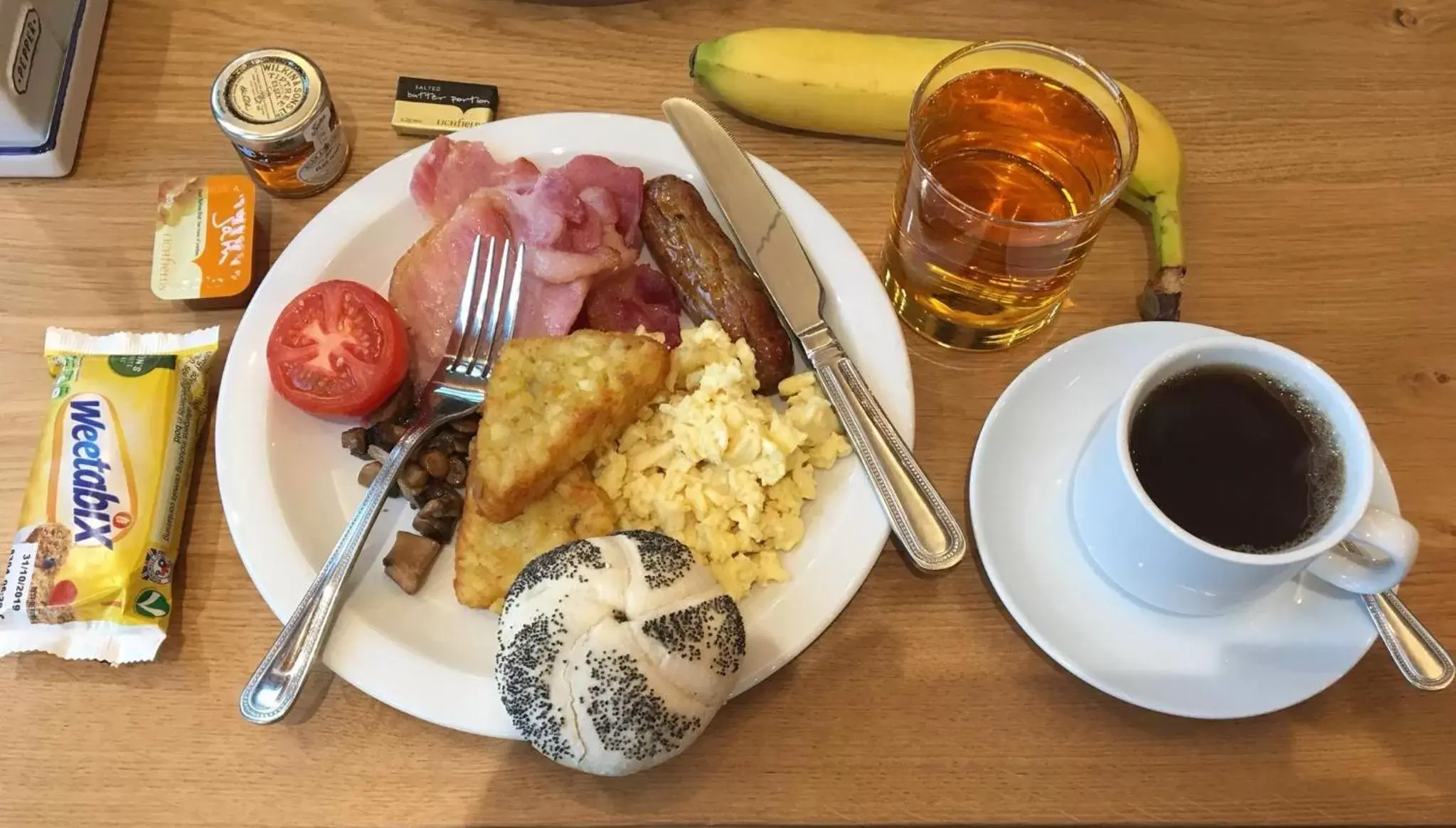 Food and drinks in London City Airport Hotel