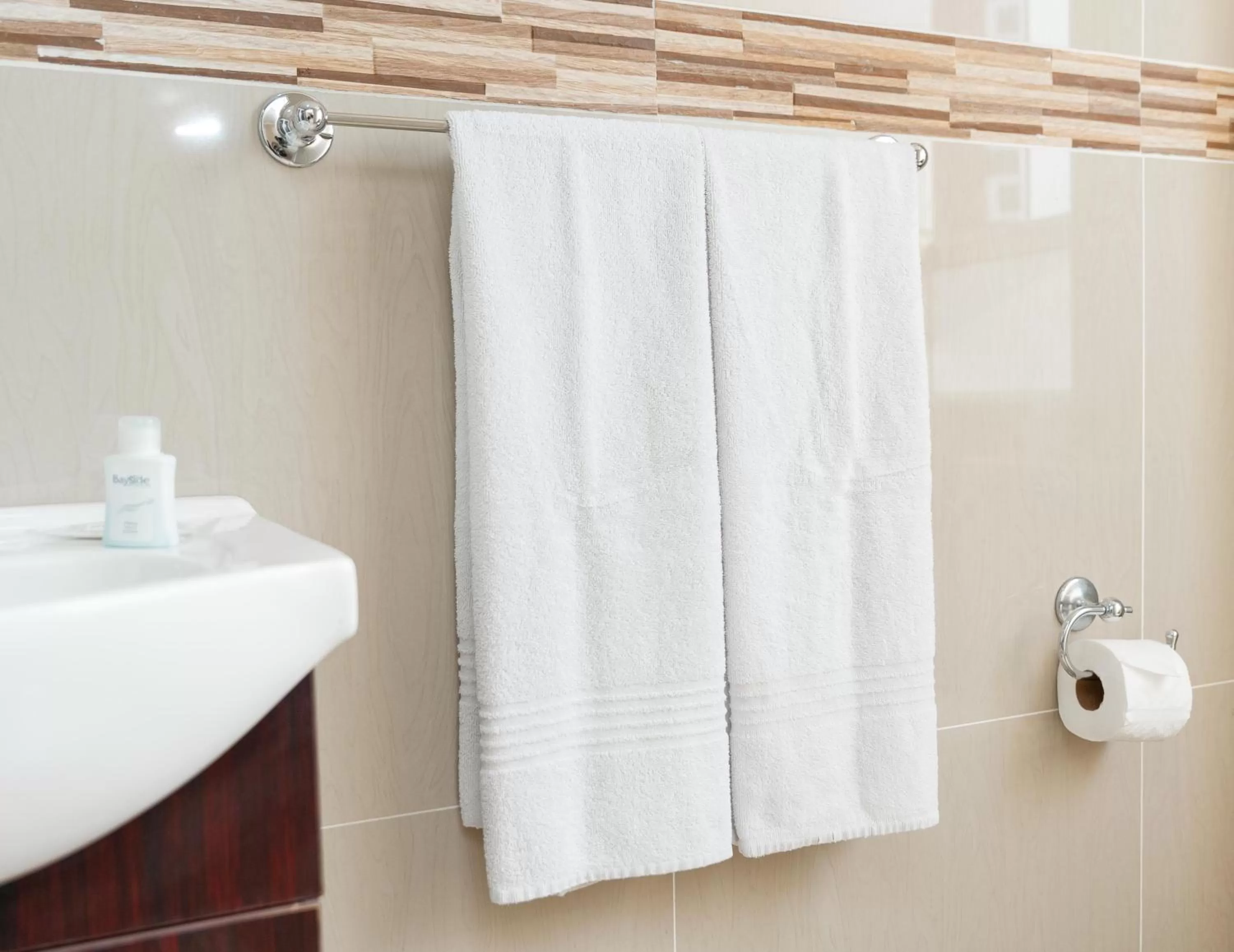 Bathroom in Bayside Hotel 100 Pixley Kaseme Street (West Street)