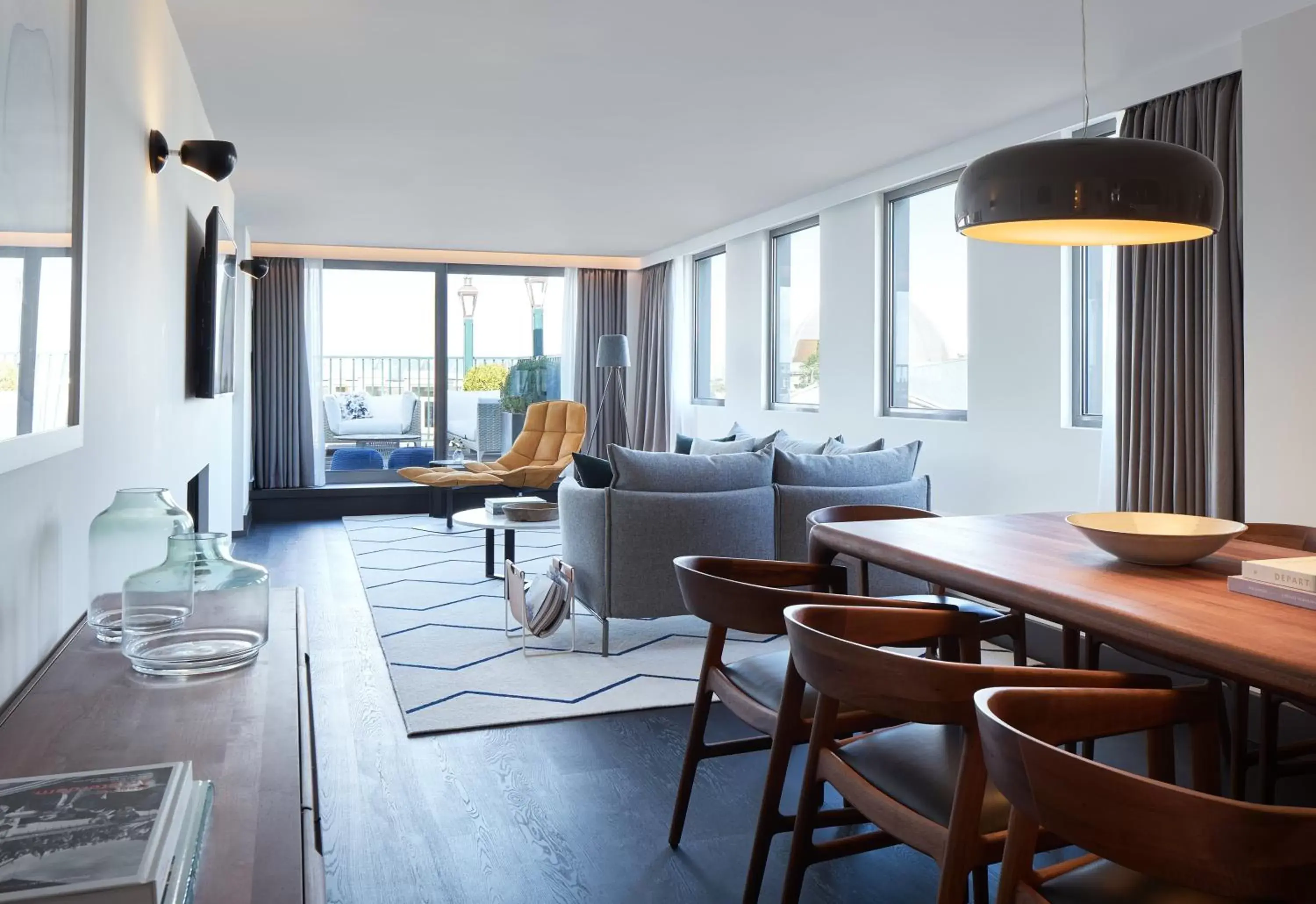 Photo of the whole room in Kimpton De Witt Amsterdam, an IHG Hotel