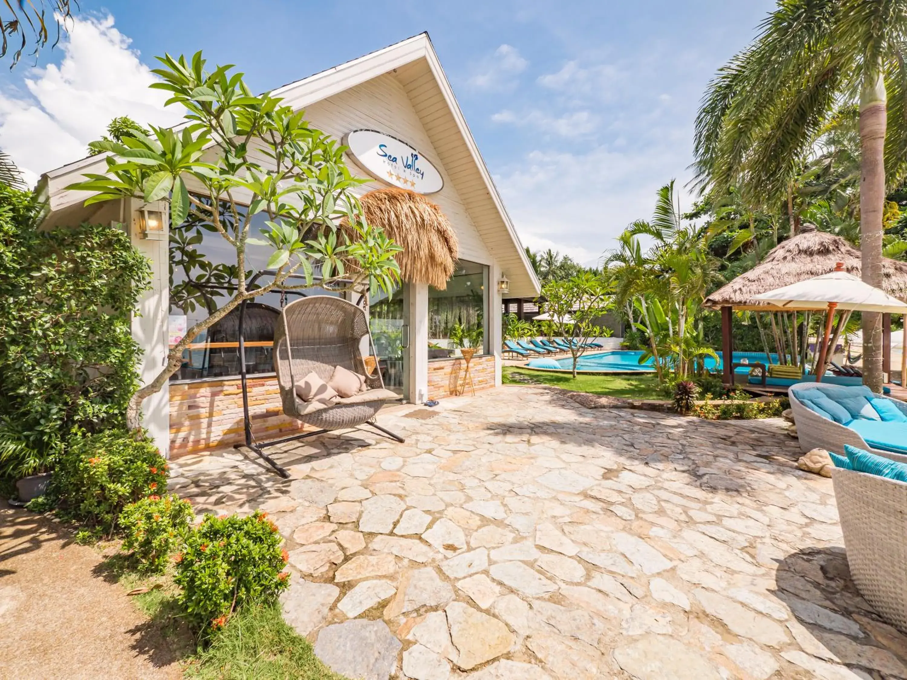 Lounge or bar in Sea Valley Resort Lounge or bar in Sea Valley Resort