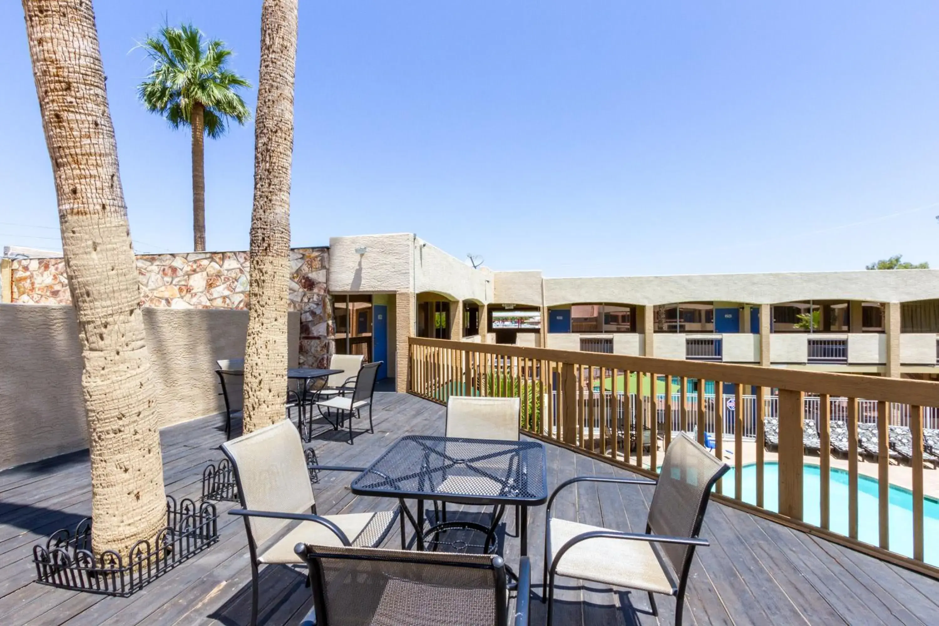 Swimming pool, Patio/Outdoor Area in Motel 6 Glendale AZ