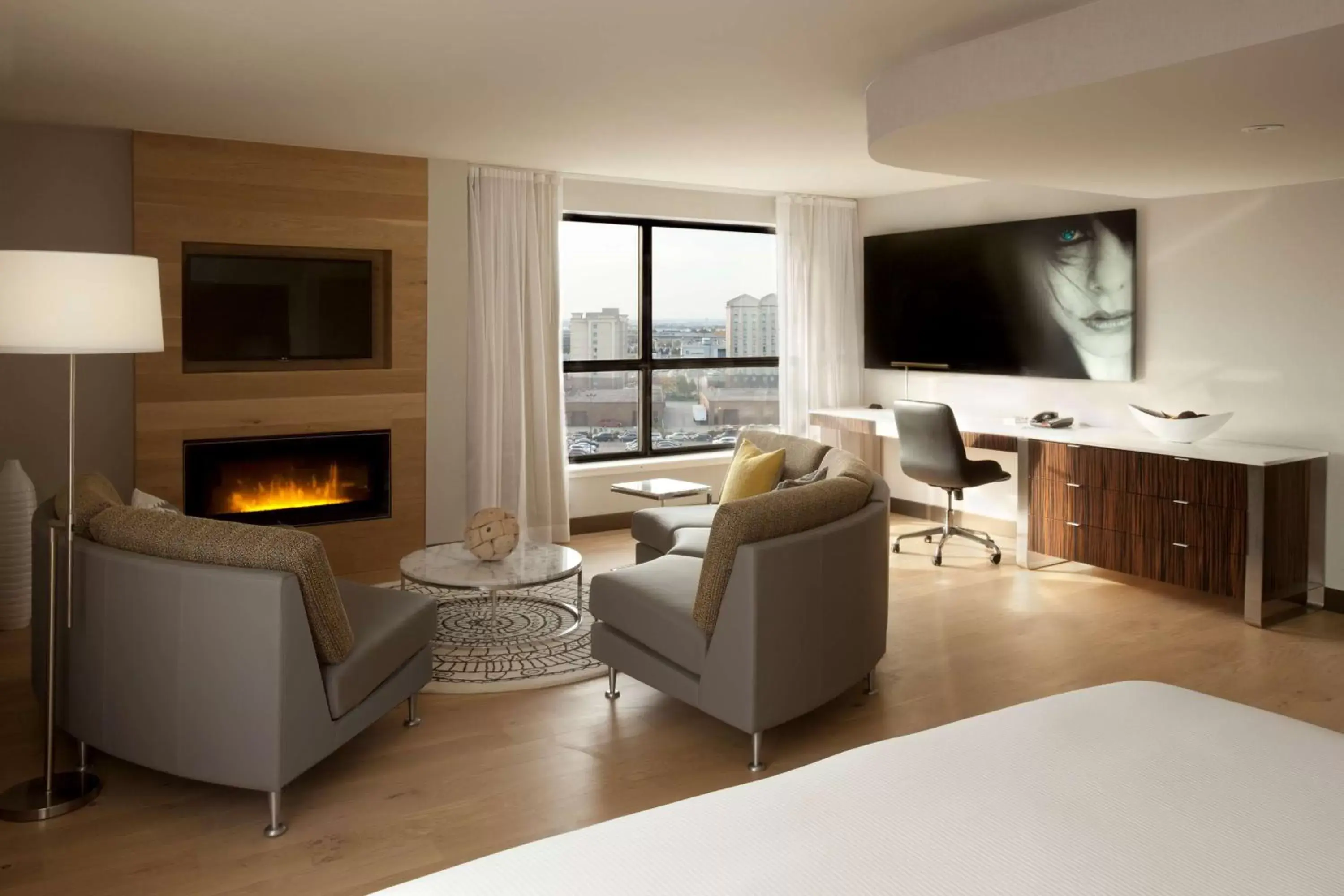 Living room, Seating Area in Hilton Toronto Airport Hotel & Suites