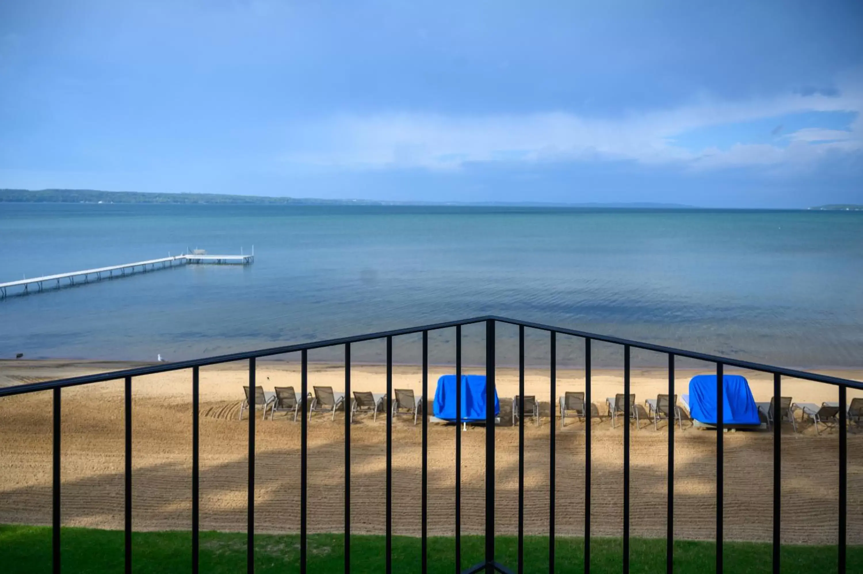 Balcony/Terrace, Sea View in Pointes North Beachfront Resort Hotel