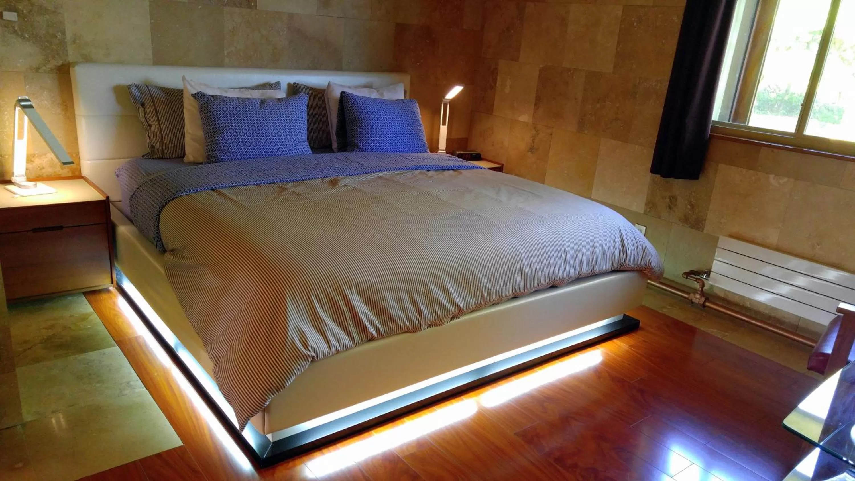 Bed in The Usonian Inn LLC