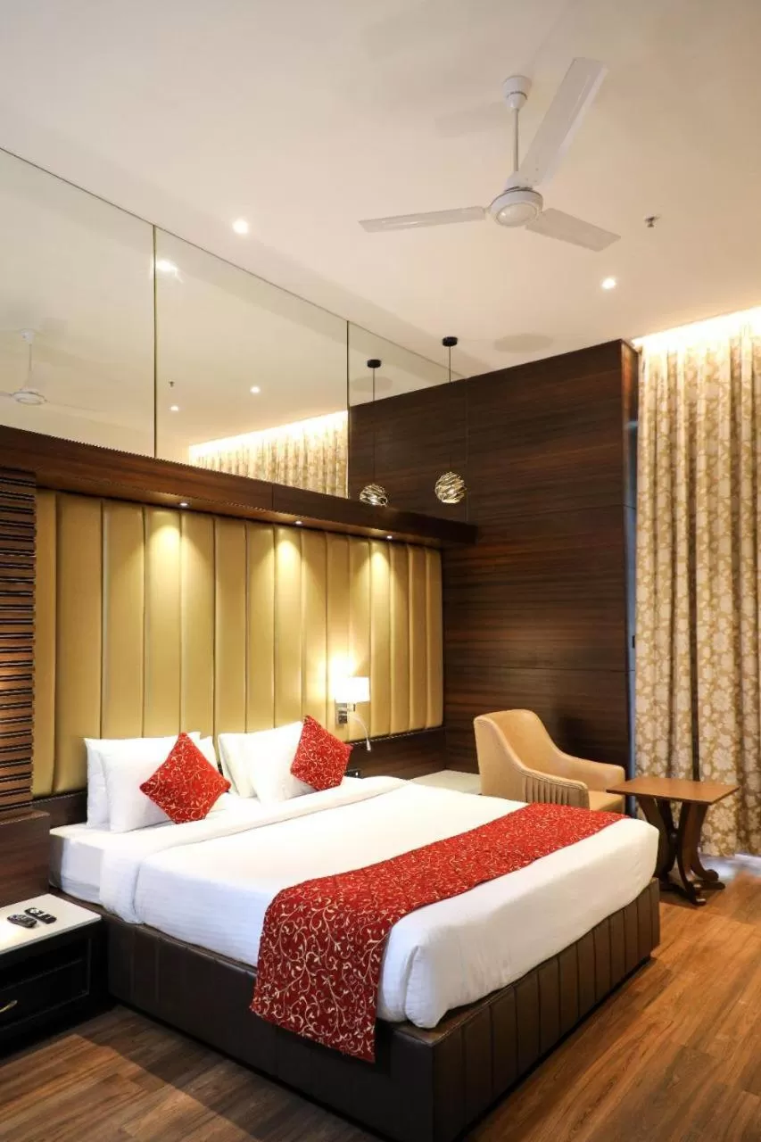 Bed in Hotel Gurudev Grand
