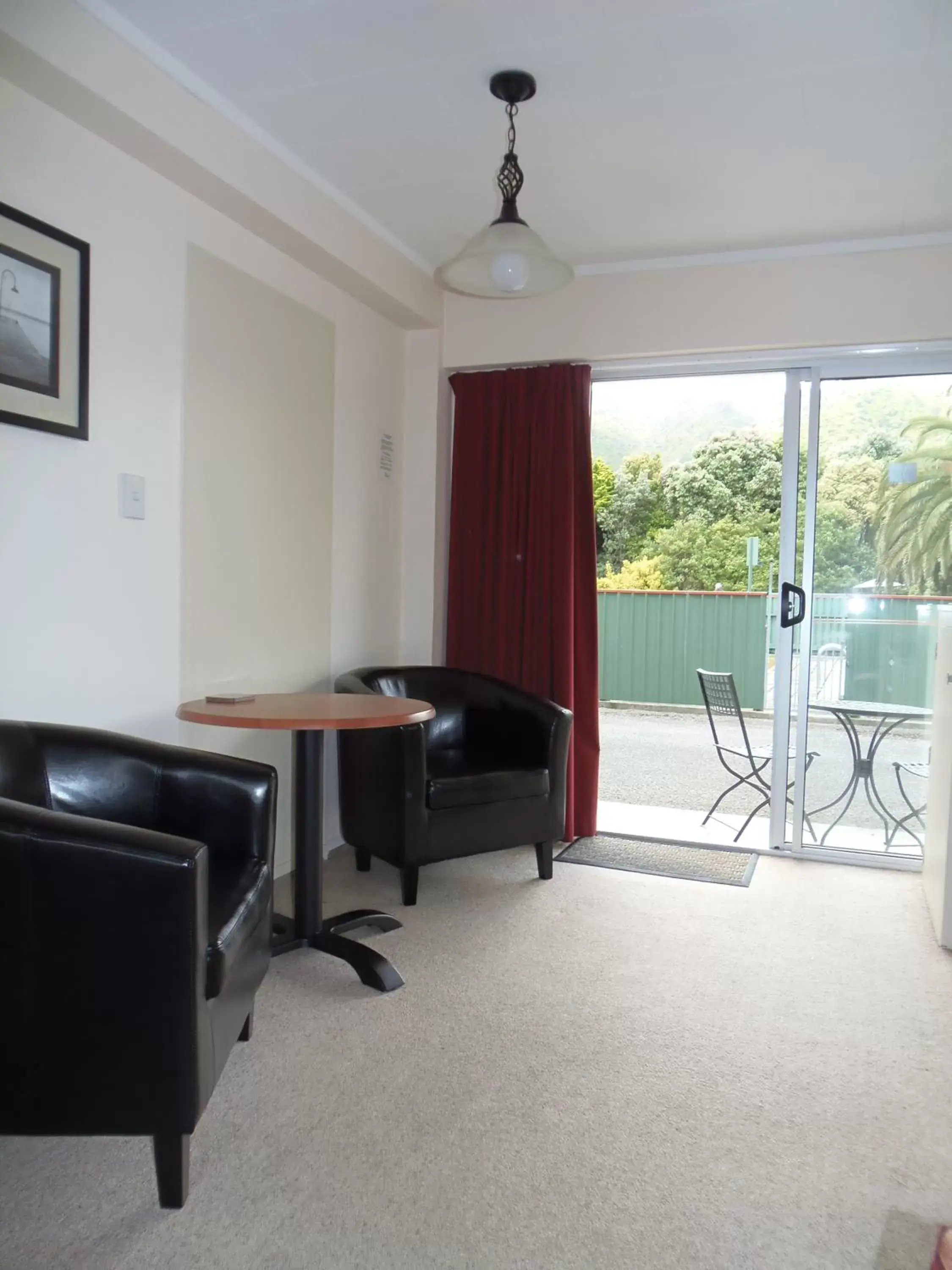 Photo of the whole room, Seating Area in Kapiti Gateway Motel