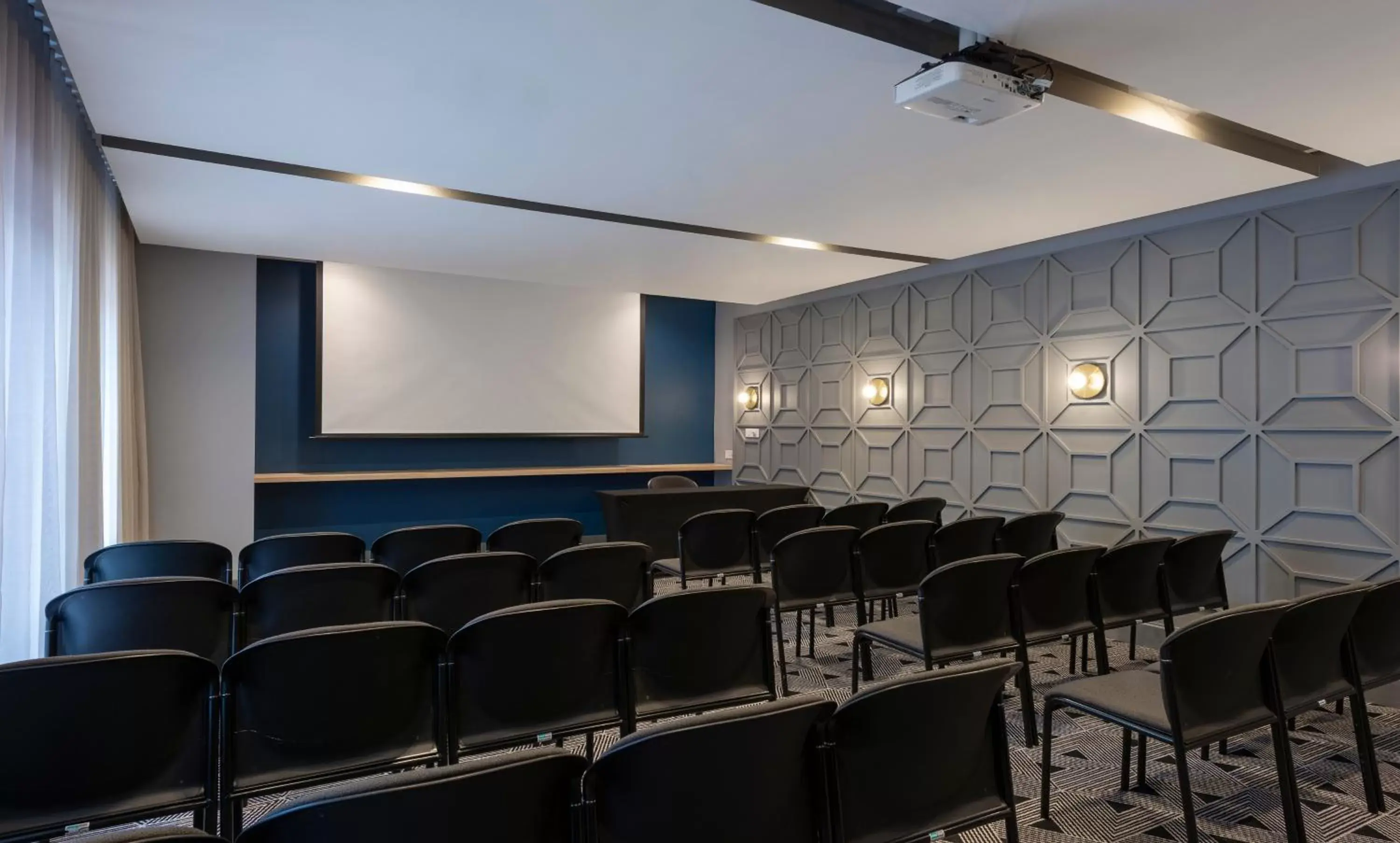 Meeting/conference room in Pullman Cape Town City Centre